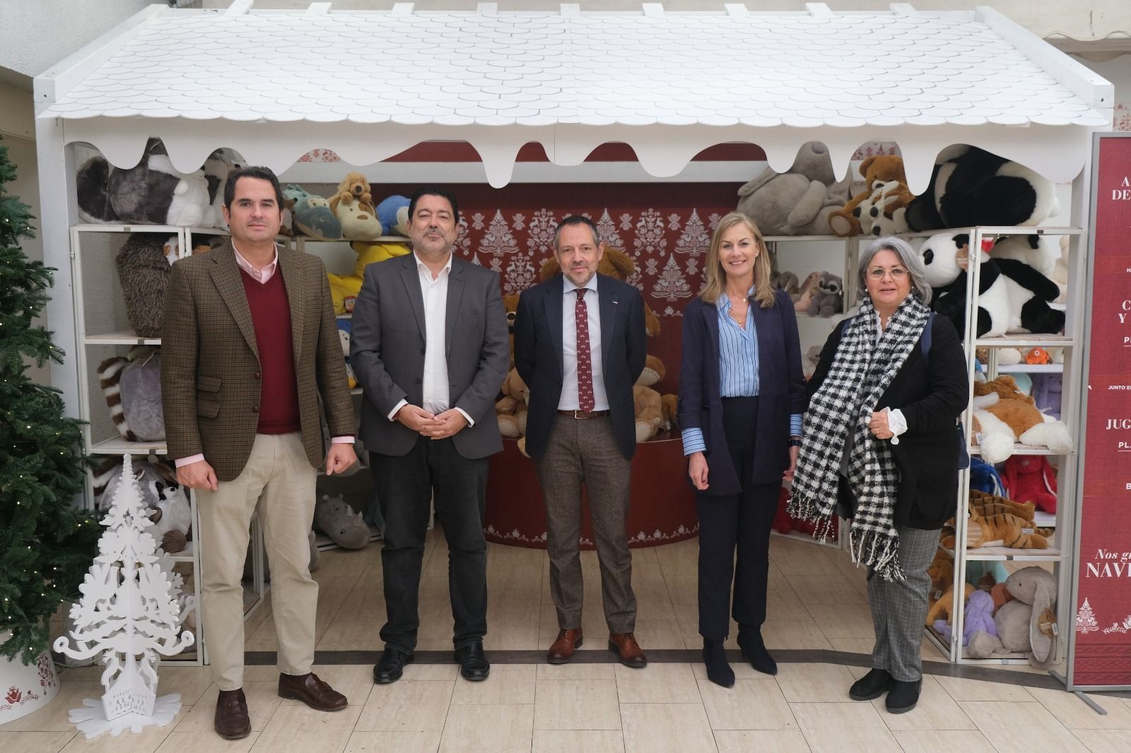 Los Reyes Magos de Jerez siguen visitando empresas solidarias