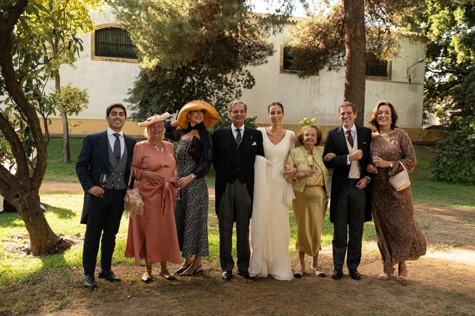 Joaquín Bautista, Manena, Iciar, Ramón y Ana Otaolaurruchi, Fernanda Angulo, Jaime González y Ana Barbadillo.