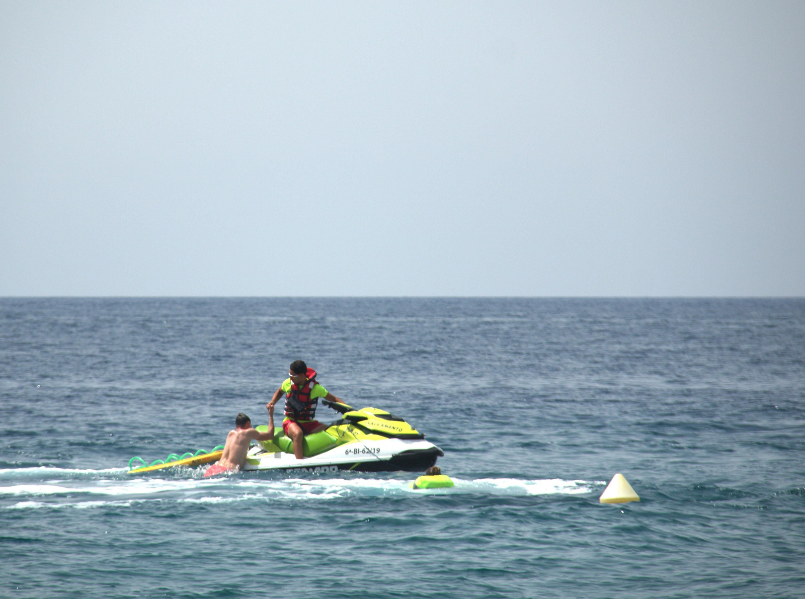 Así ha sido el simulacro para medir el tiempo de respuesta en las playas de Motril
