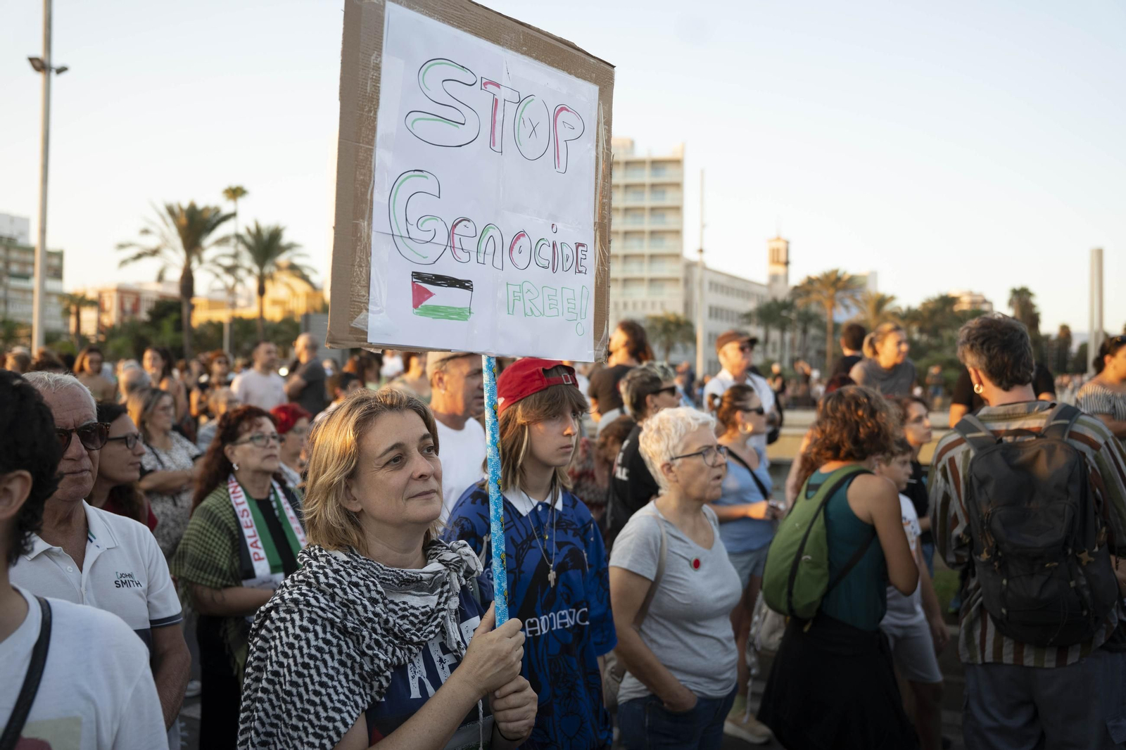 Manifestación convocada por la Plataforma Almería por Palestina