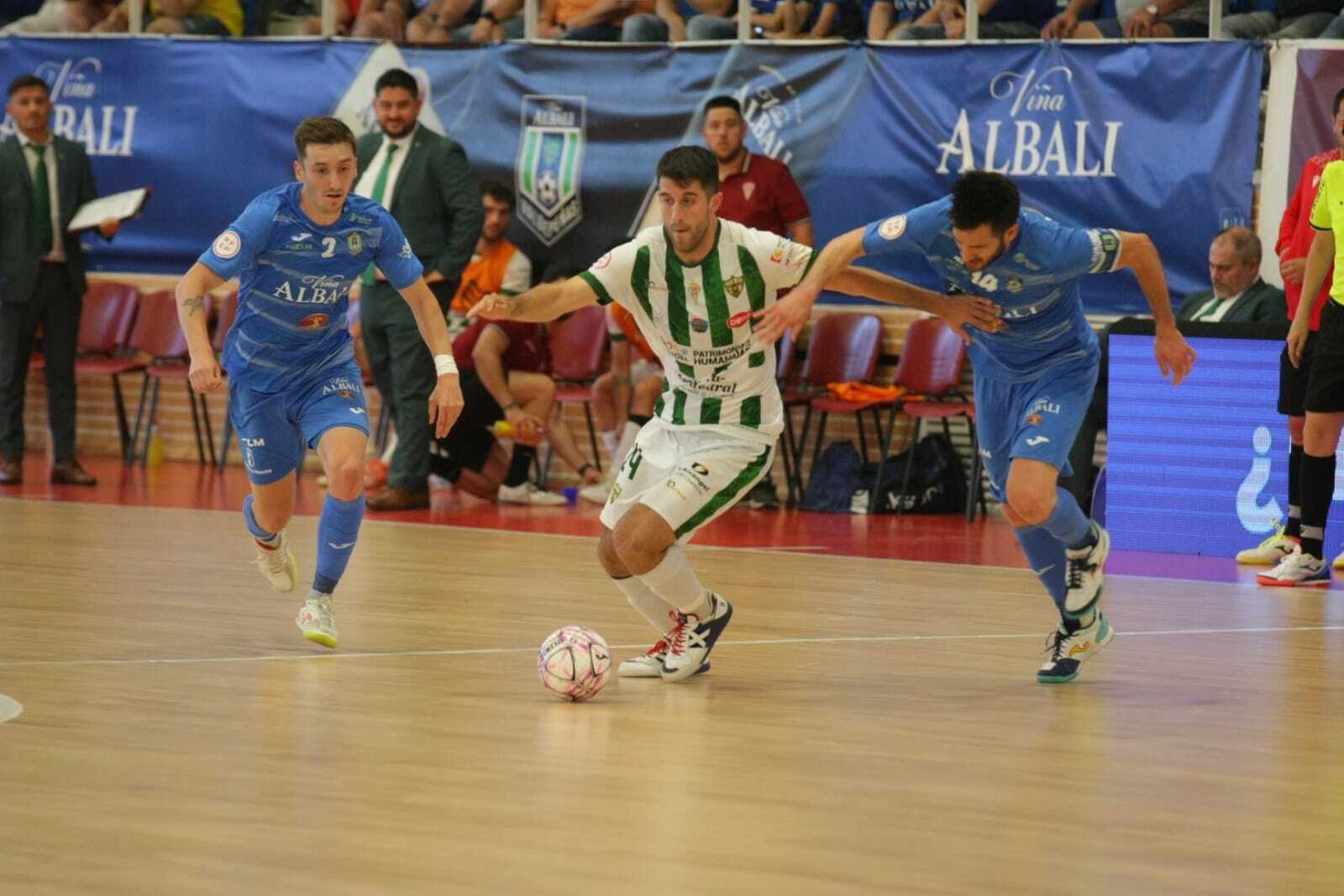 La derrota del Córdoba Futsal ante el Viña Albali Valdepeñas, en imágenes