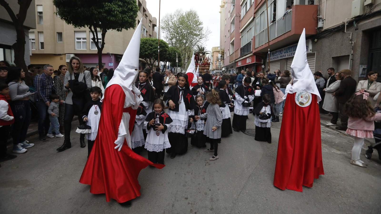 Fotos del Domingo de Ramos en La Línea: La Borriquita y Flagelación