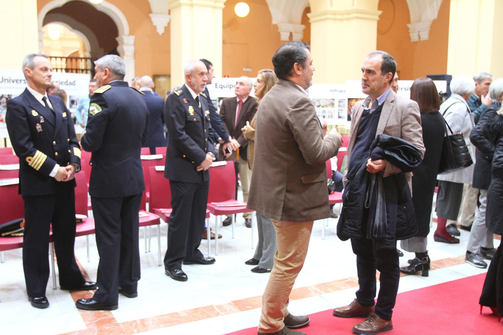 Imágenes de la presentación del estudio sobre 'El impacto económico, social y cultural de la UHU en la provincia'