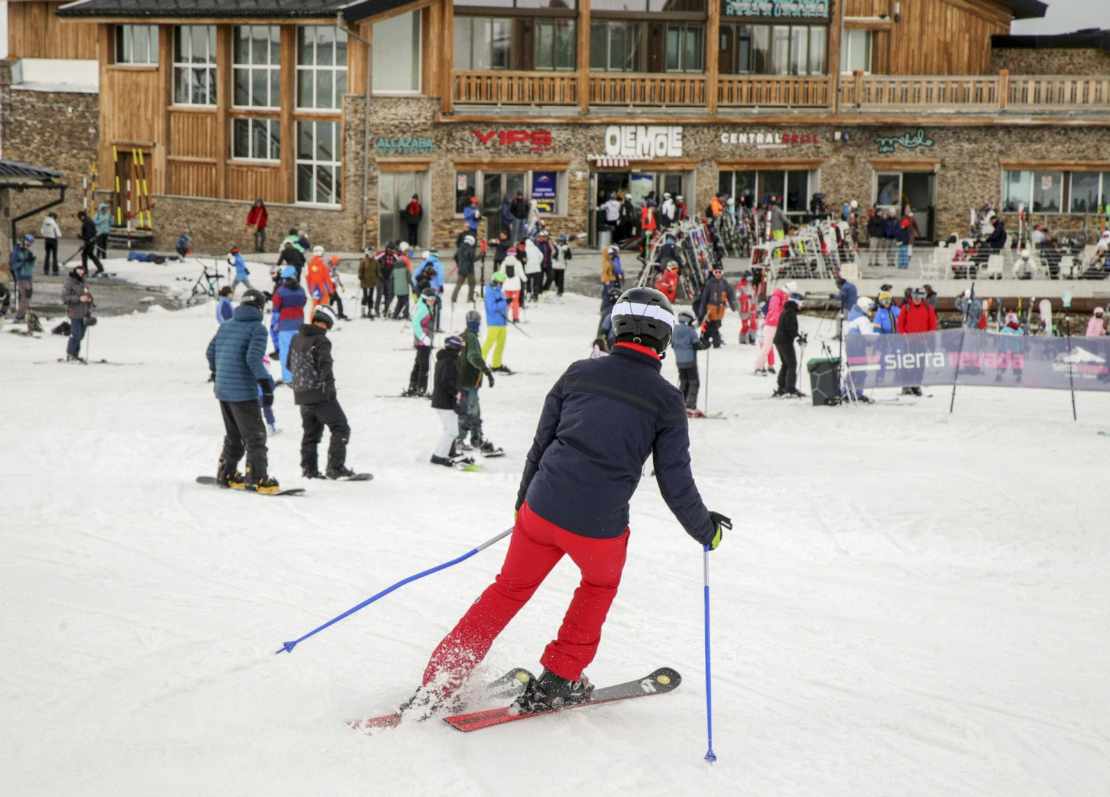 Cierre de la temporada invernal de la estación de esquí de Sierra Nevada