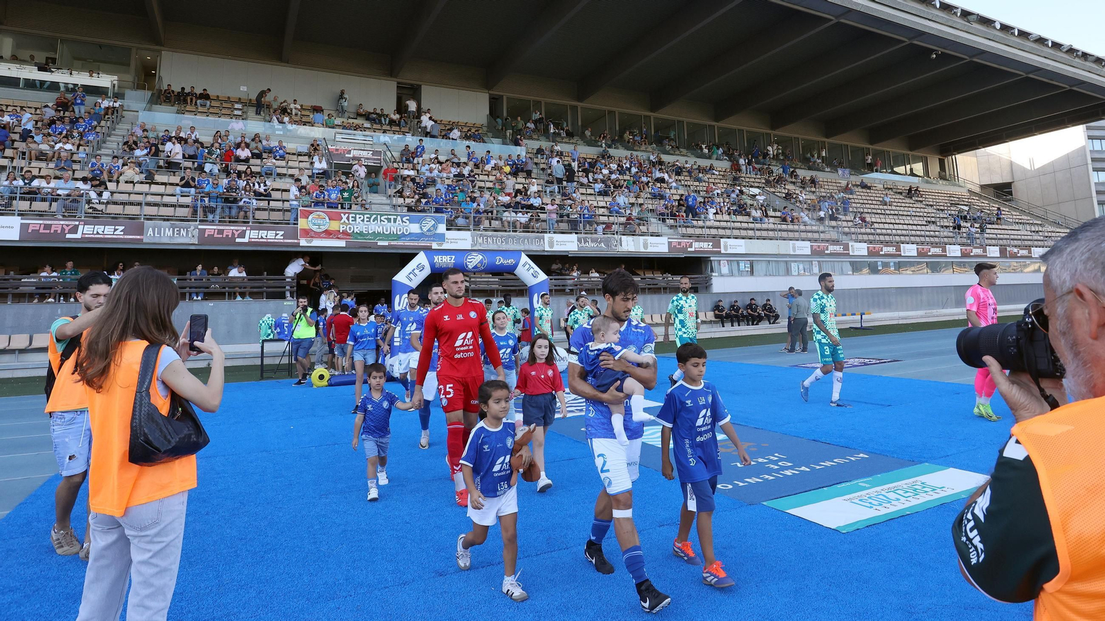 Imágenes del Xerez DFC contra el Yeclano Deportivo en Chapín