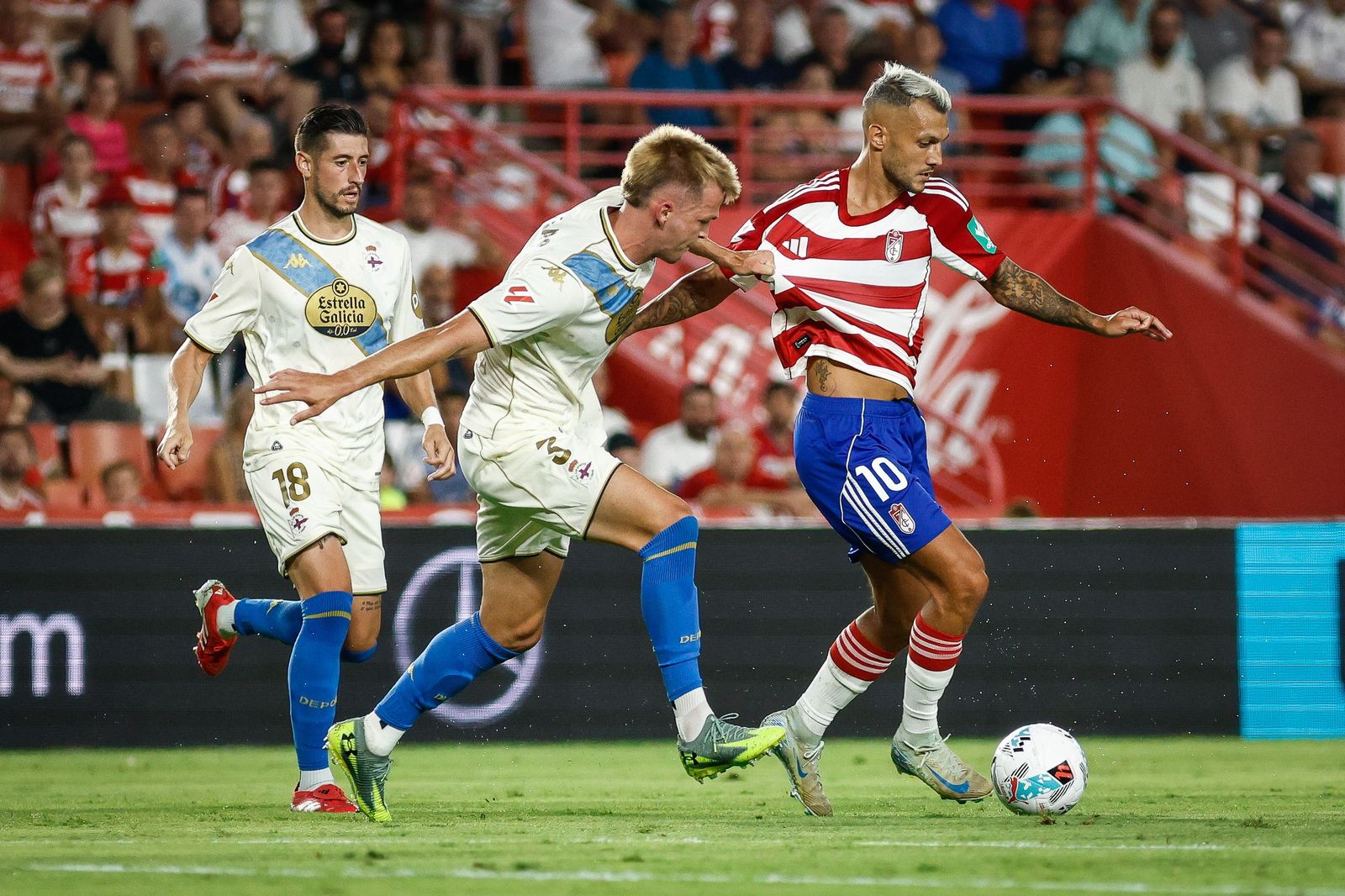 Stoichkov se medirá al equipo que lo tiene cedido en el Deportivo de La Coruña.