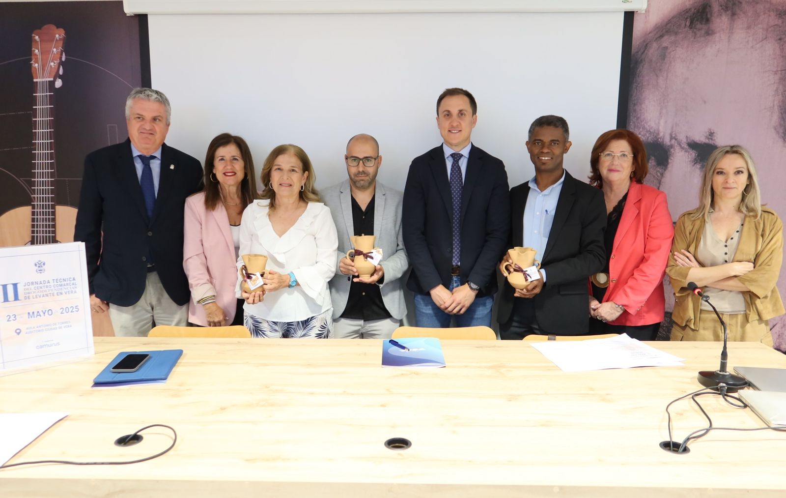 Alcalde, delegado, concejal, conentes y componentes Centro Drogodependencia Levante.