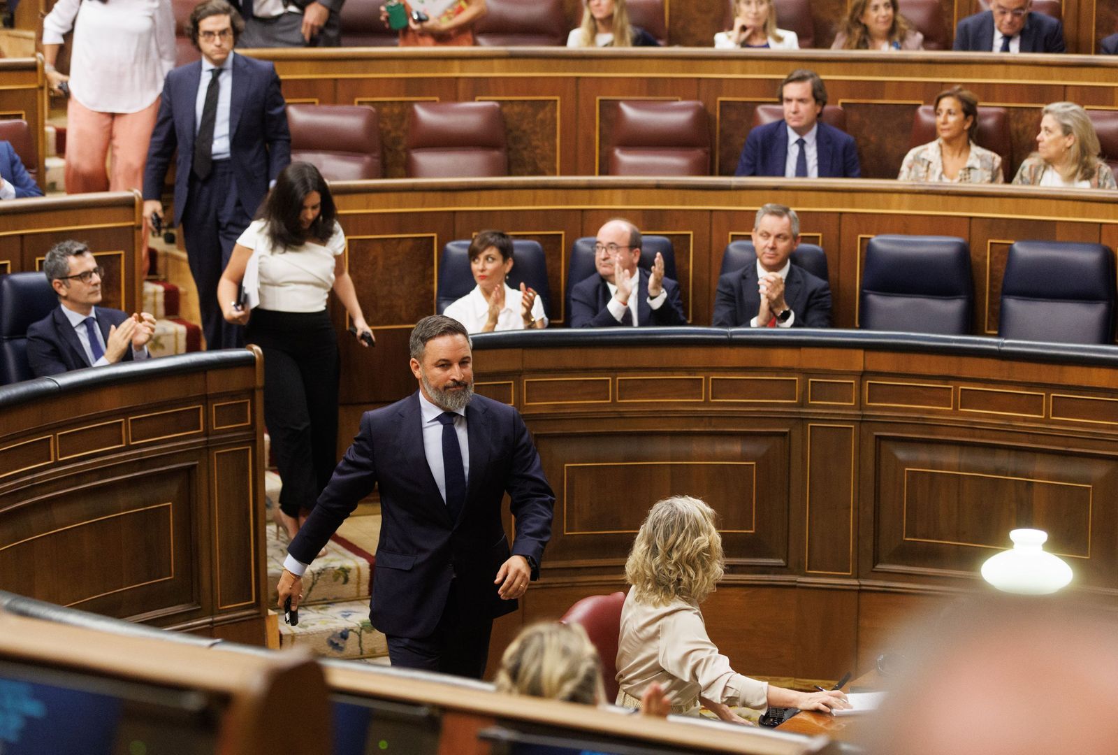 Los diputados de Vox abandonan la Cámara después de que un diputado utilizara el gallego.