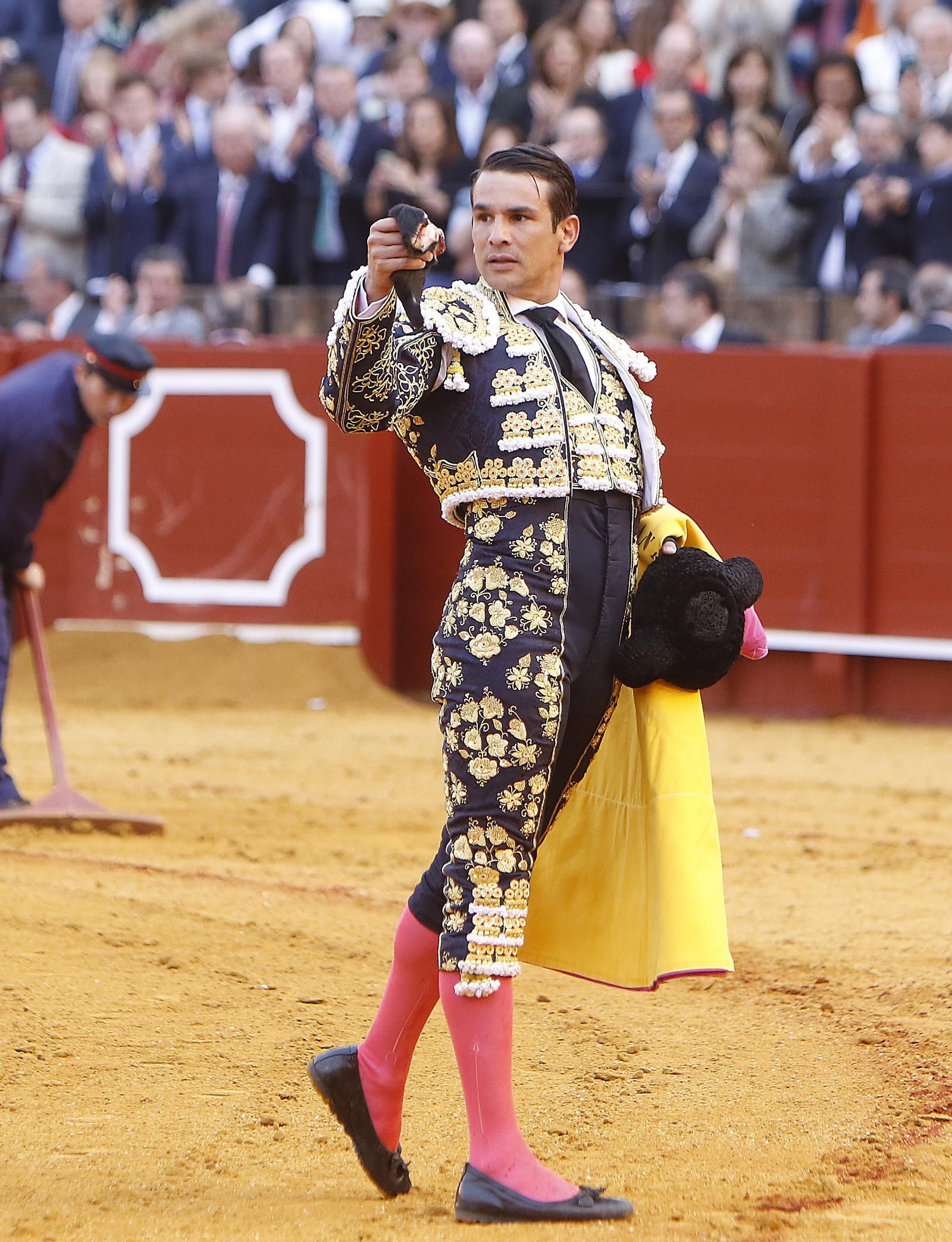 Las imágenes de la corrida de toros del Domingo de Resurrección en Sevilla
