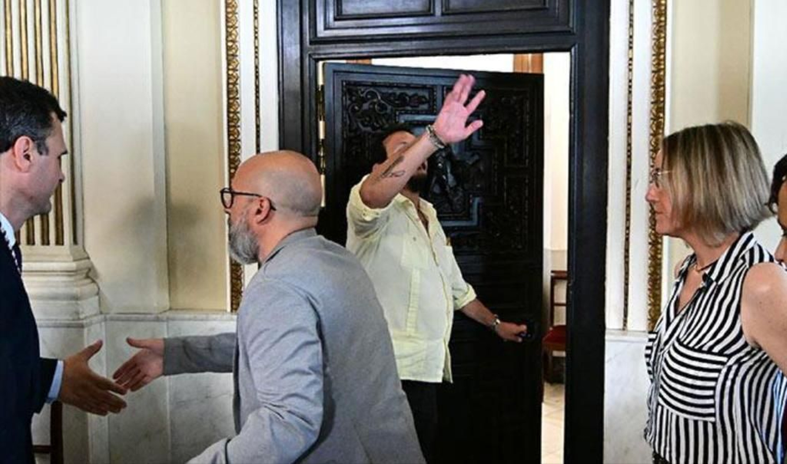 Adiós con el corazón, que con el alma no puedo