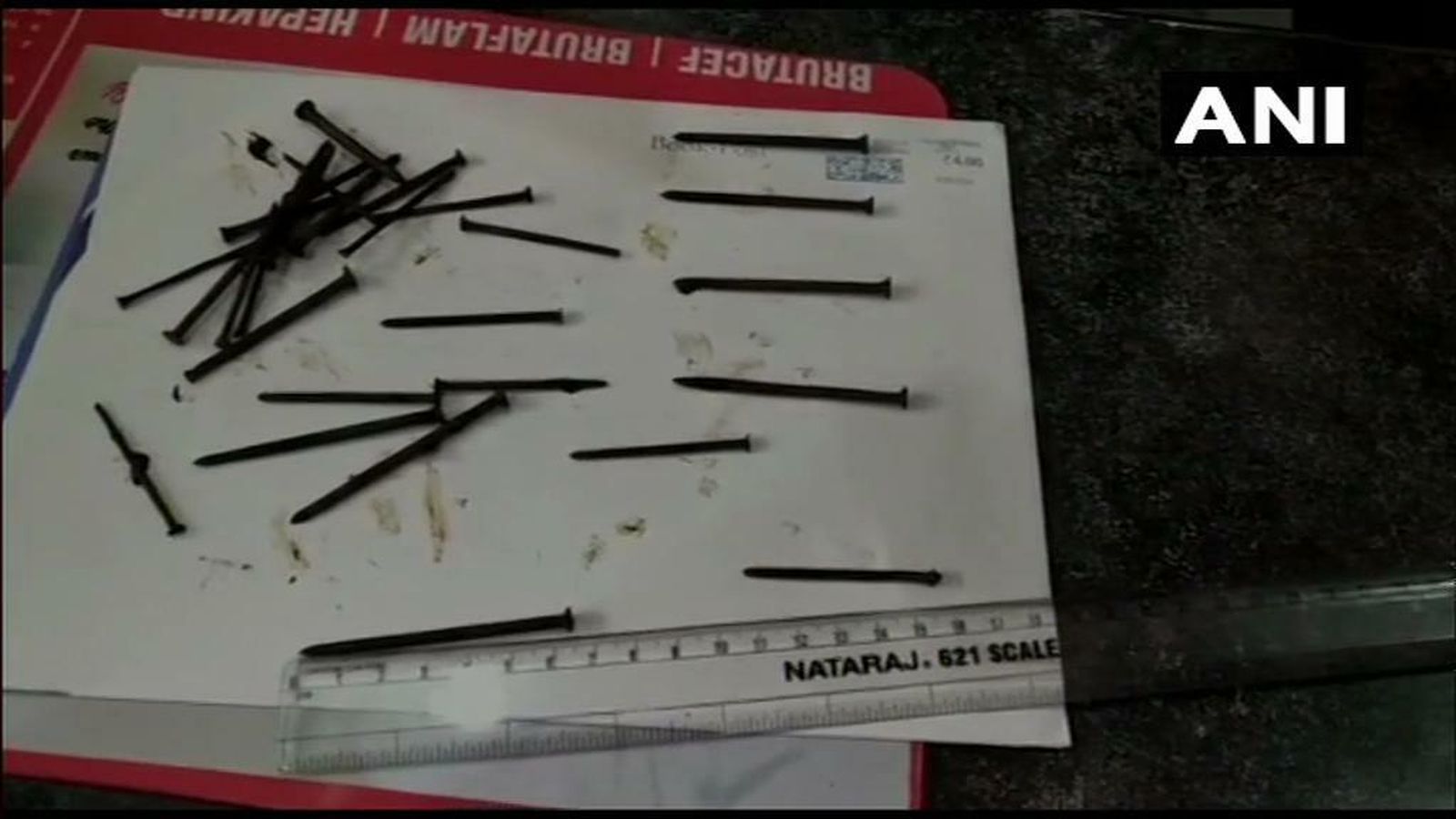 Los clavos expuestos