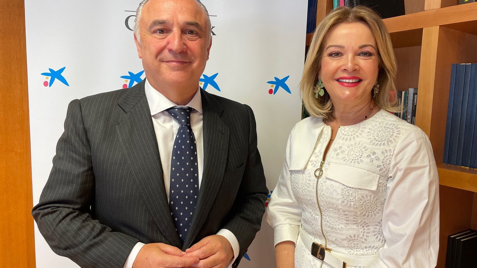 Juan Ignacio Zafra, director territorial de CaixaBank en Andalucía Oriental, y Ángeles Orantes-Zurita, consejera delegada de Industrias Cárnicas Zurita.