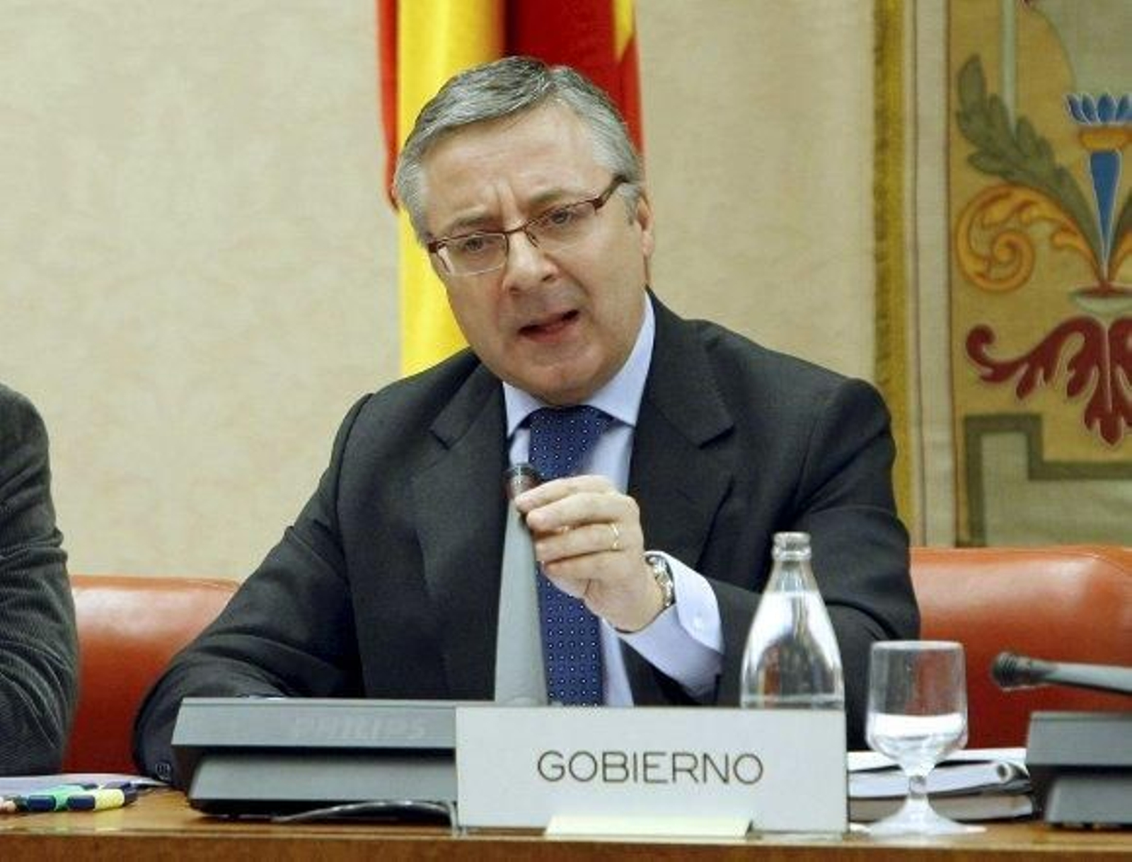 Fomento eliminará los controladores aéreos en los aeropuertos más pequeños