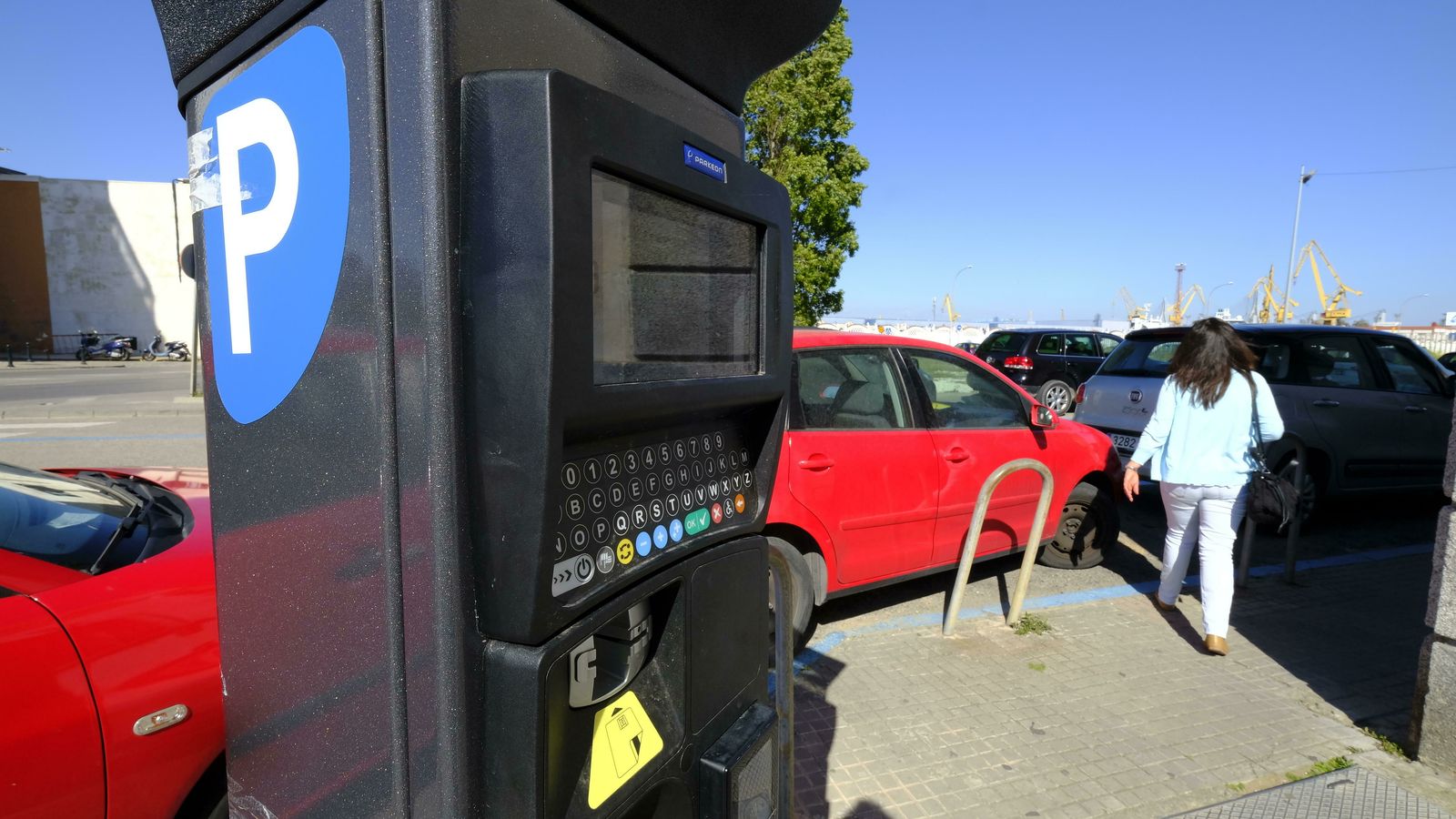 Zona de aparcamiento regulado del centro de Cádiz.