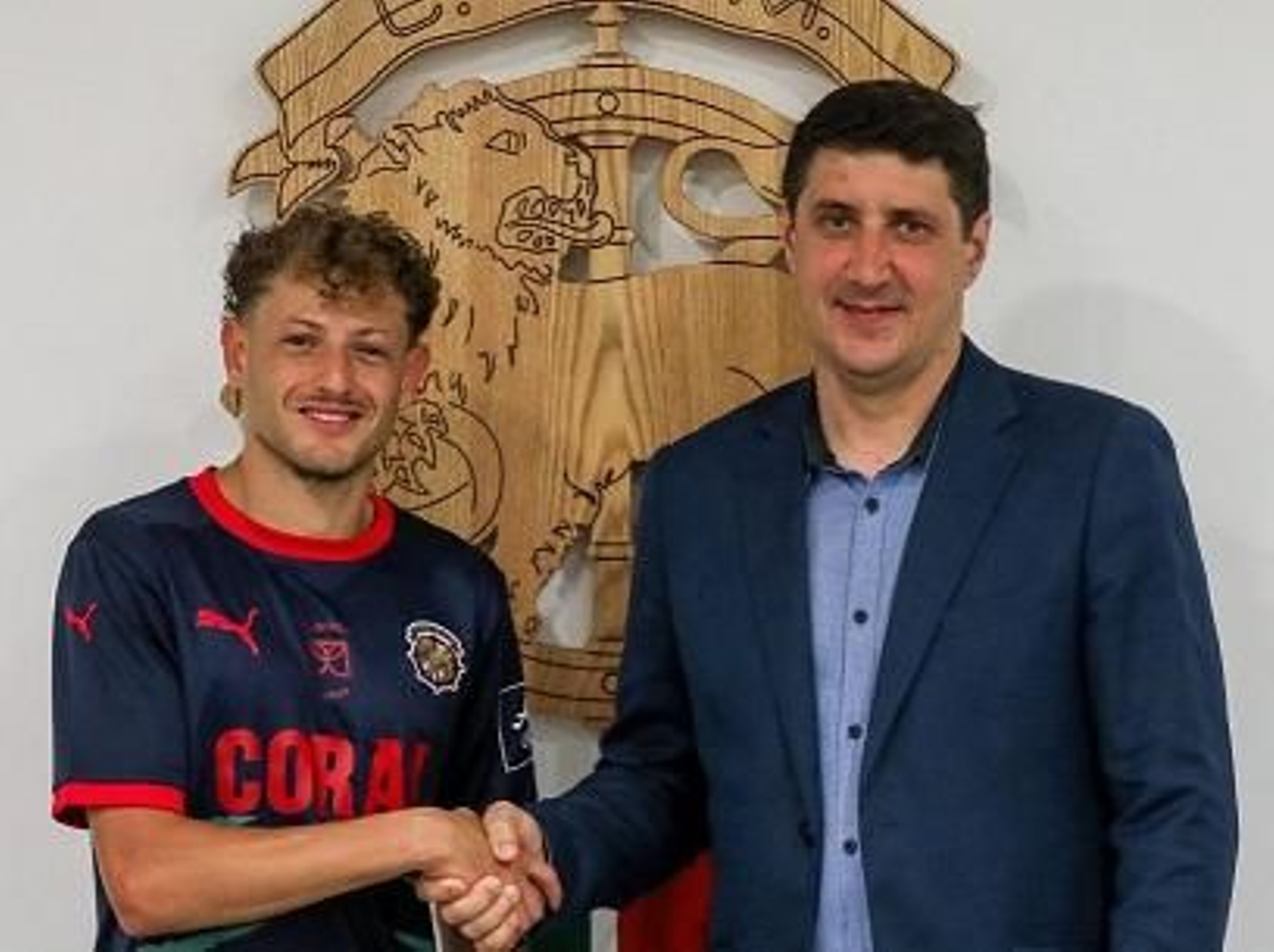 Simo, durante su presentación con el Marítimo de Madeira.