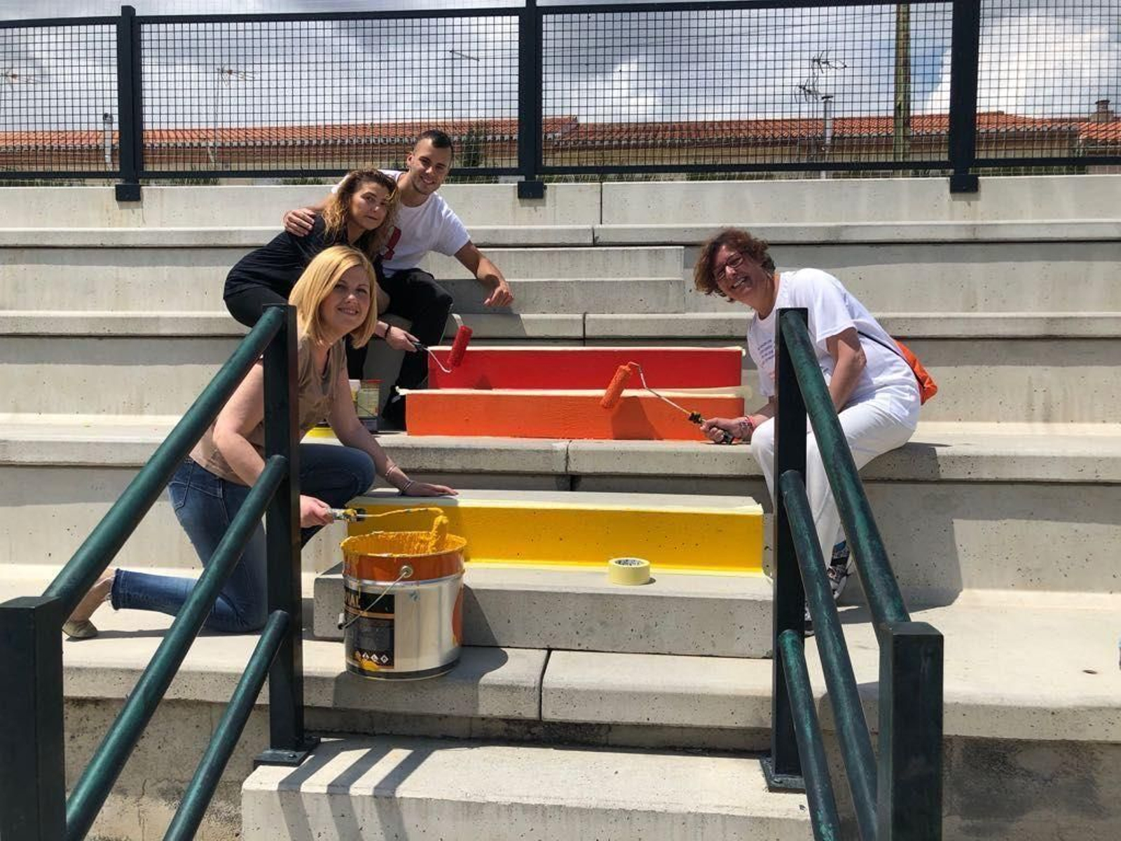 Las gradas del campo del Molino lucirán la bandera arcoiris.