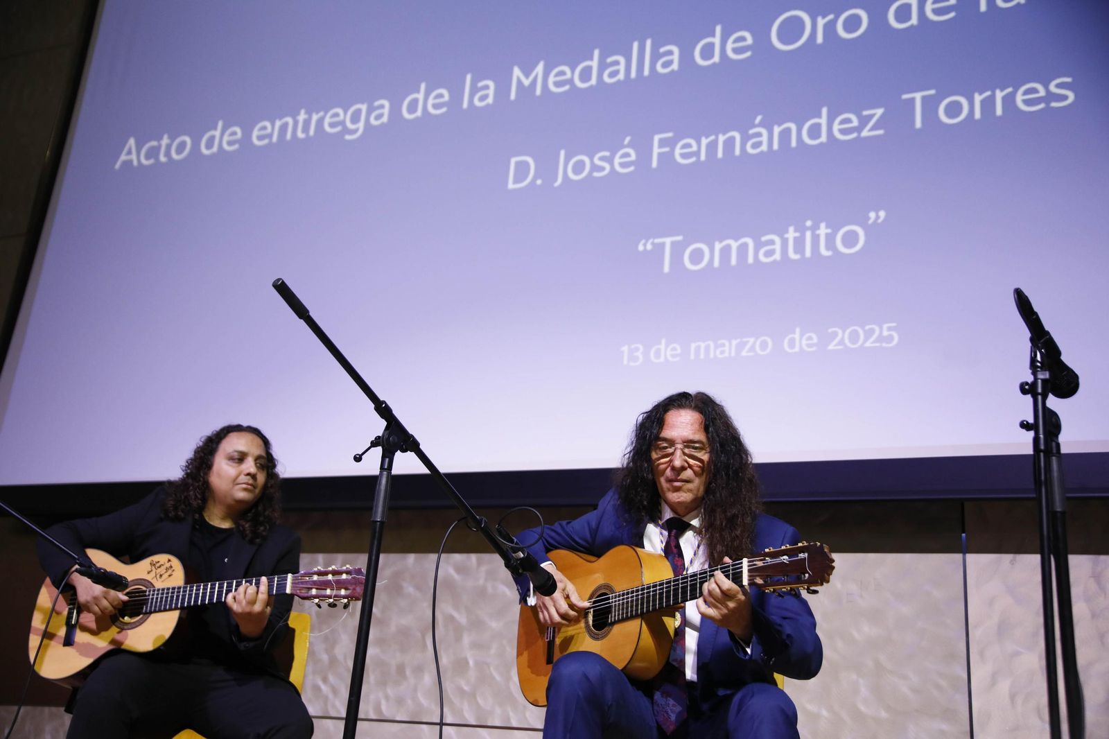 Las imágenes del acto de entrega de la Medalla de Oro a José Fernández Torres Tomatito, en la Universidad de Almería