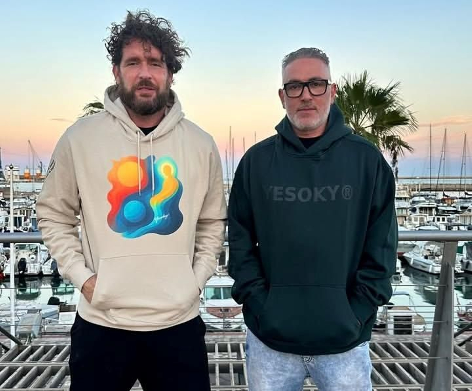 Kiko Hernández y Fran Antón han sido agresidos mientras estaban en plena huelga de hambre por el cierre de su local de copas.