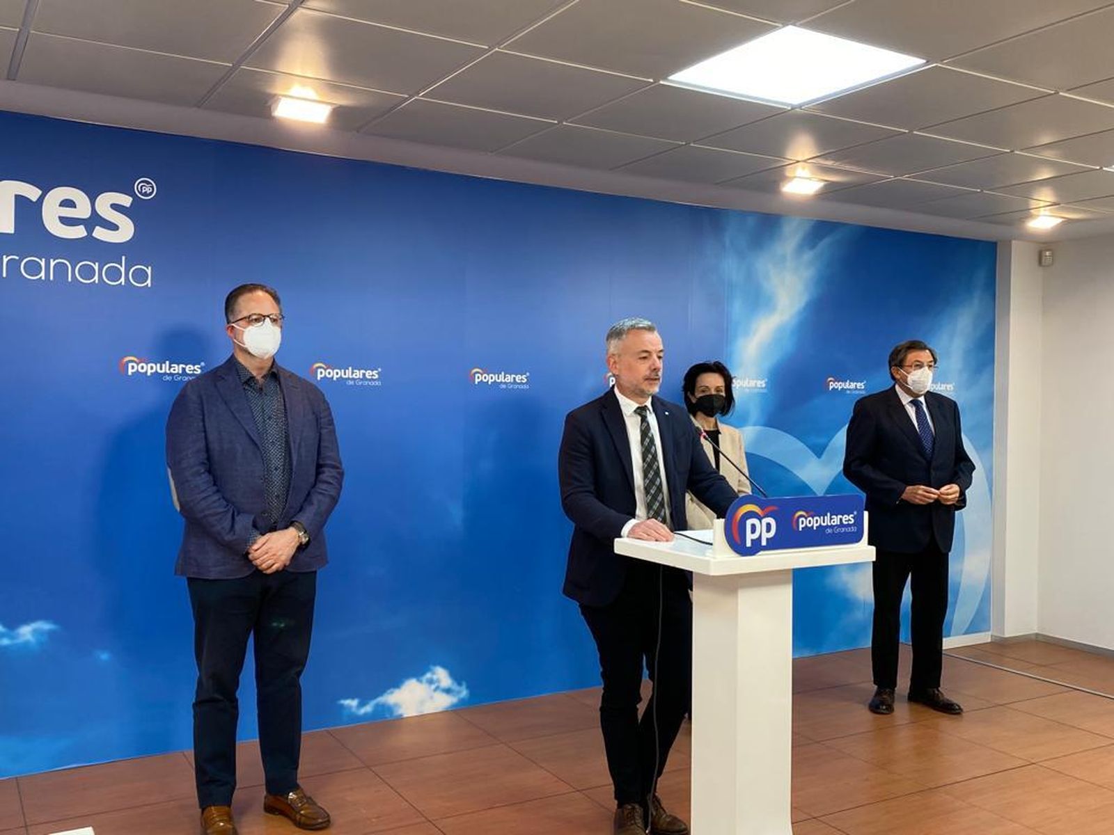 El PP de Granada destaca la apuesta "decidida" por la sanidad pública de la Junta de Andalucía