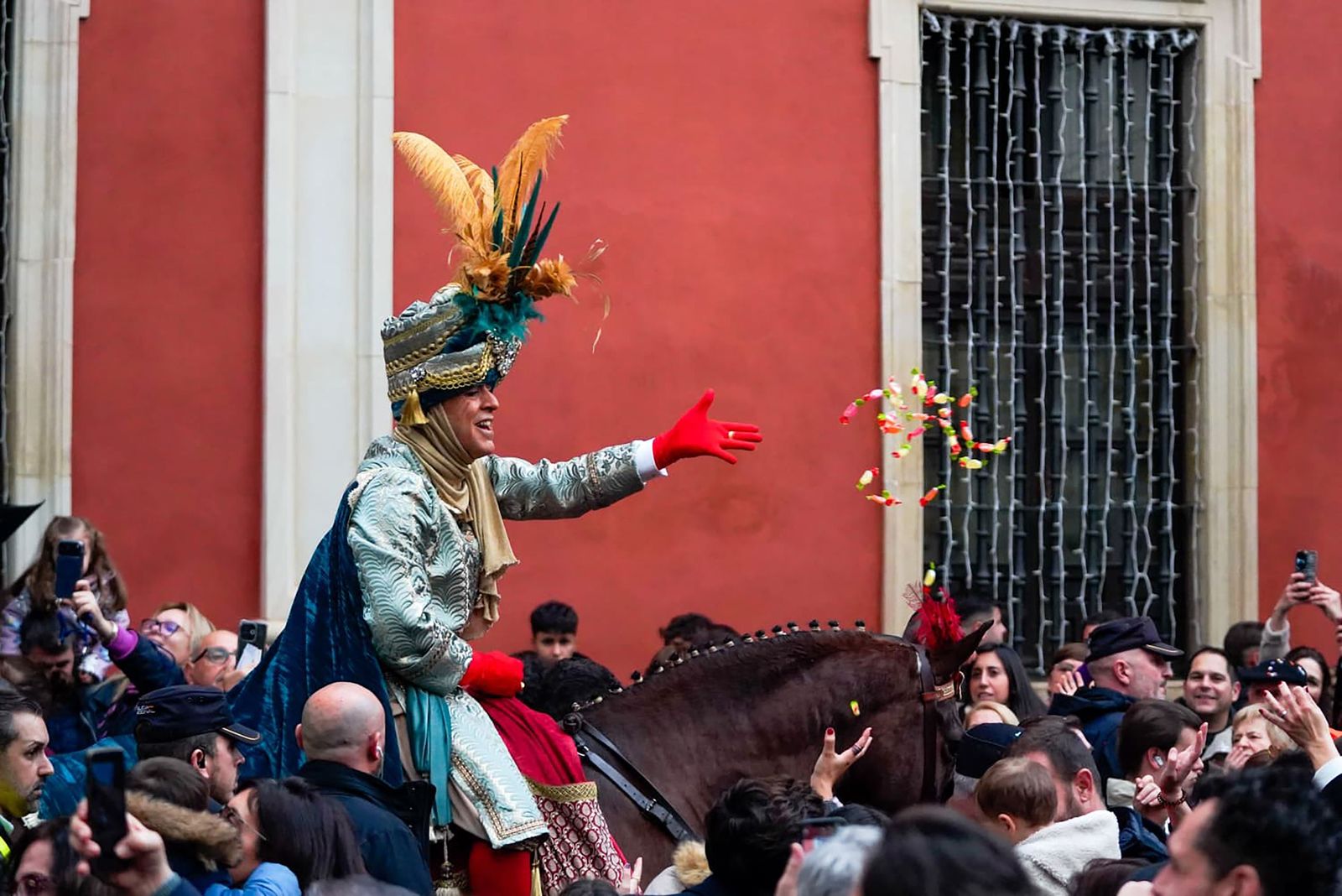Las fotos del Heraldo Real en Sevilla