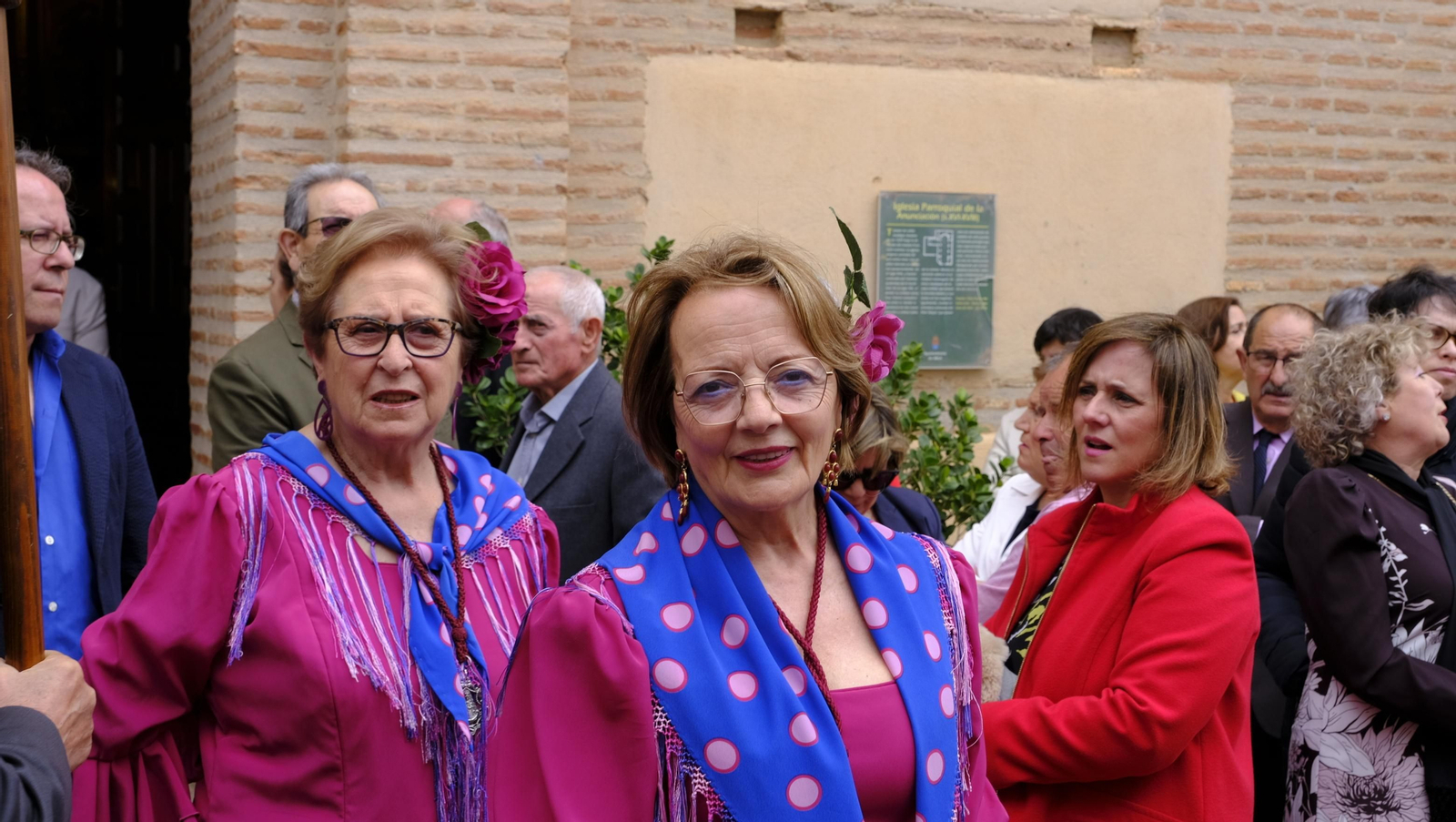 Imágenes de la procesión y paella solidaria en las Fiestas de Abla