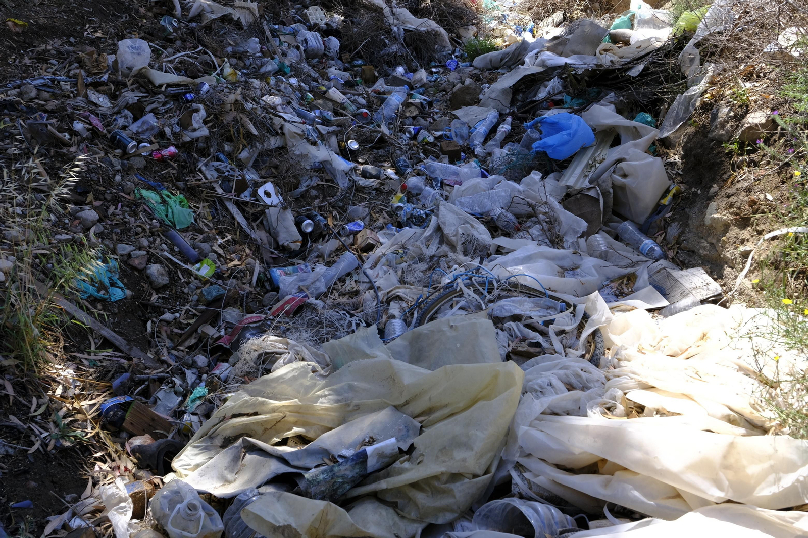 Fotogalería incendio asentamiento de chabolas en Atochares-Níjar (Almería)