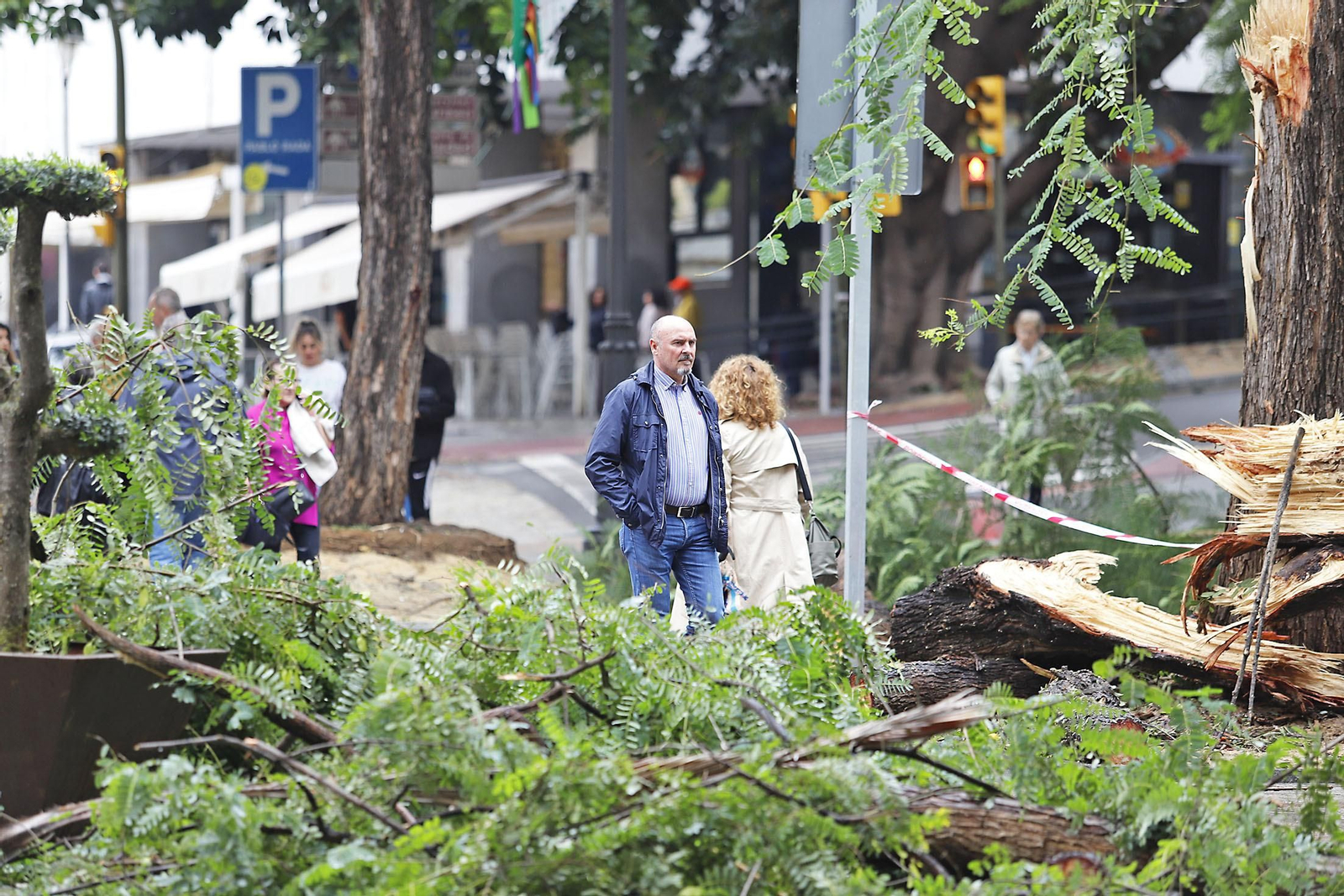 Imágenes de los destrozos en Huelva provocados por el temporal de viento y lluvia