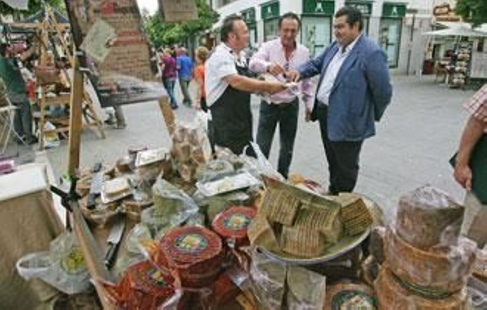 La 'Noche Azul y Blanca' cuenta hoy con más de 70 actividades