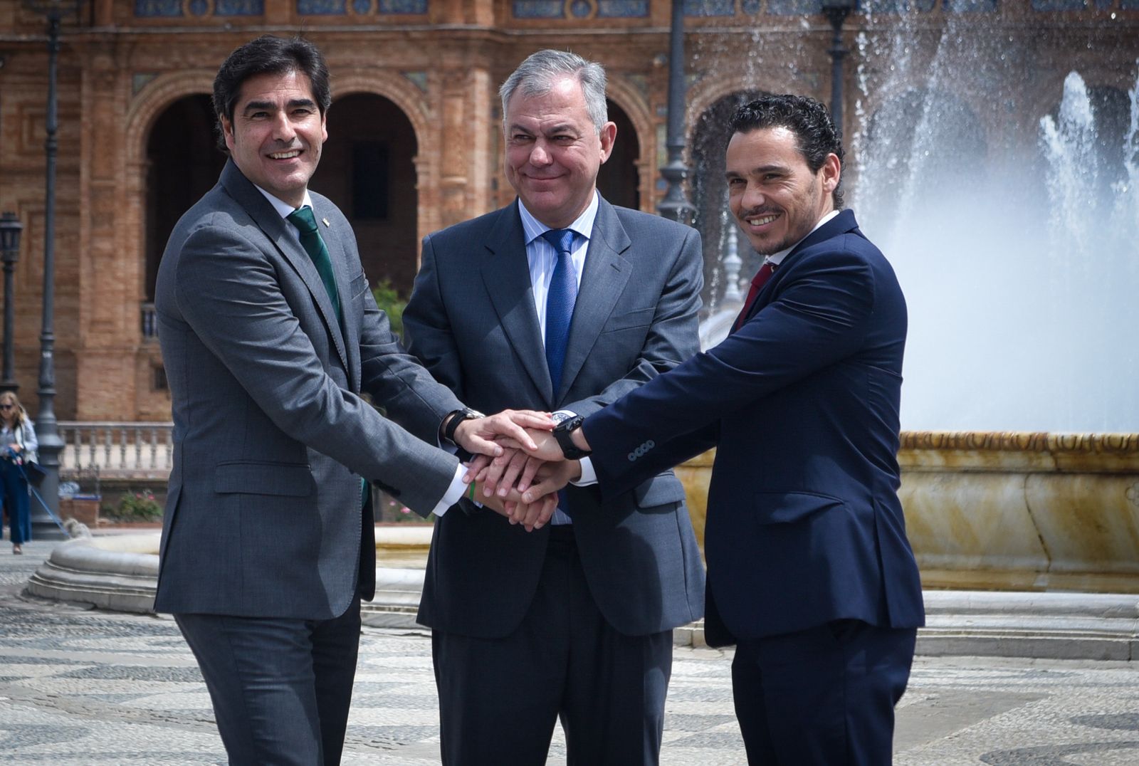 El derbi sevillano | Las fotos del alcalde y los presidentes de Betis y Sevilla