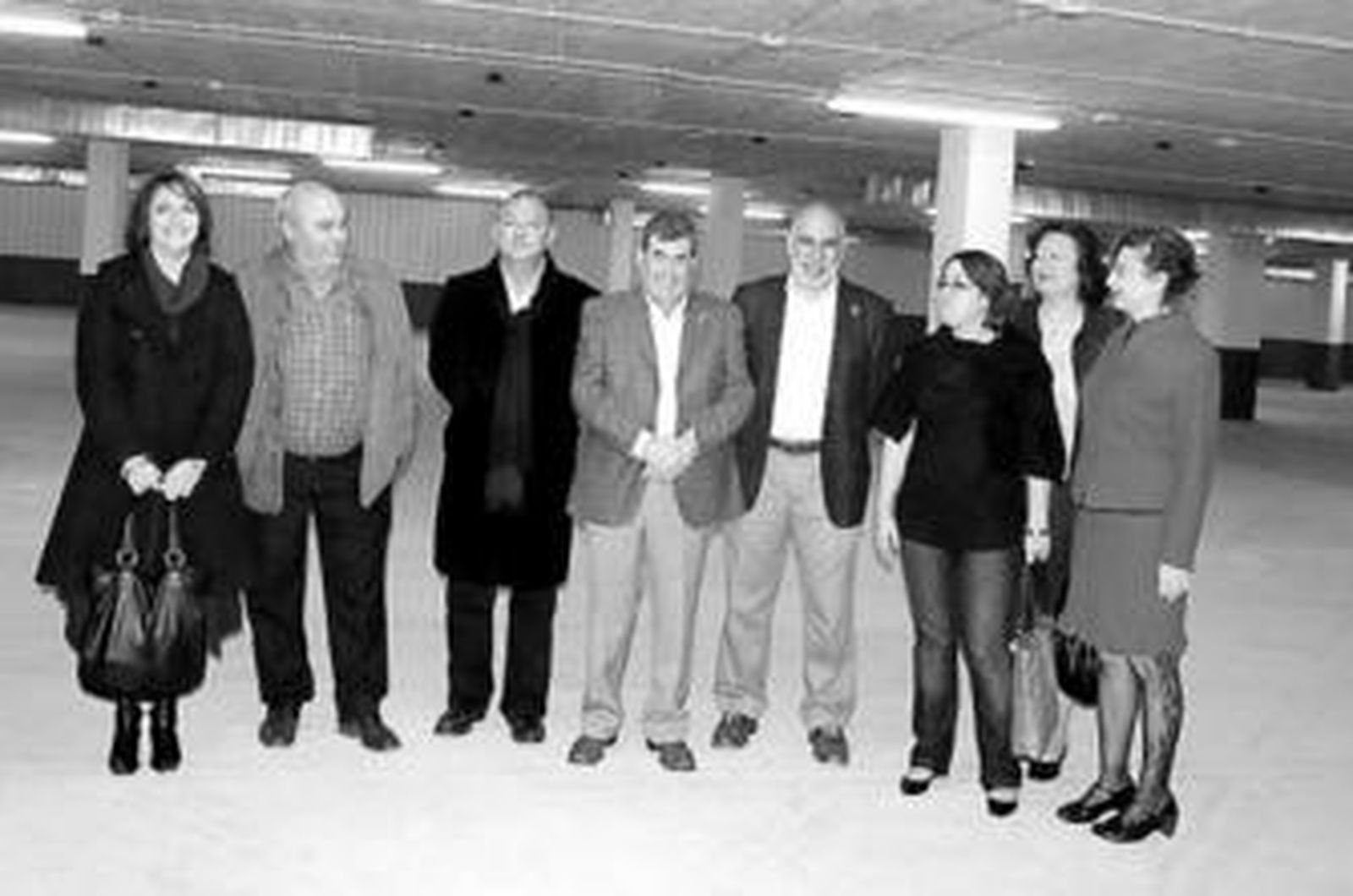 Representantes municipales, ayer, durante la inauguración.
