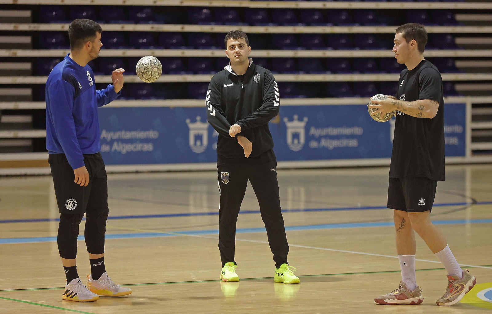 Fotos del entrenamiento del Balonmano Ciudad de Algeciras