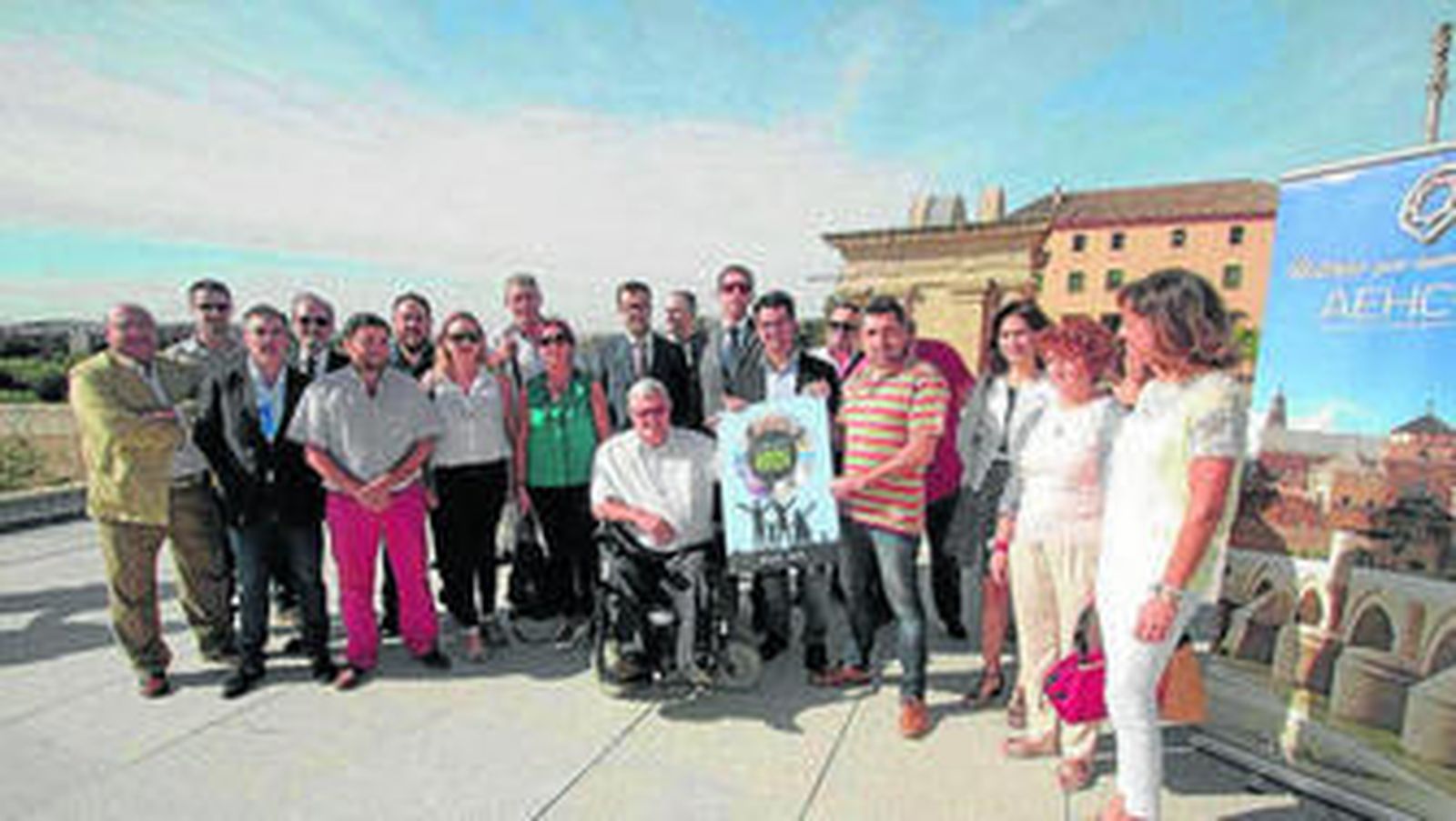 Representantes de colectivos, ayer, en la presentación del Día del Turismo.