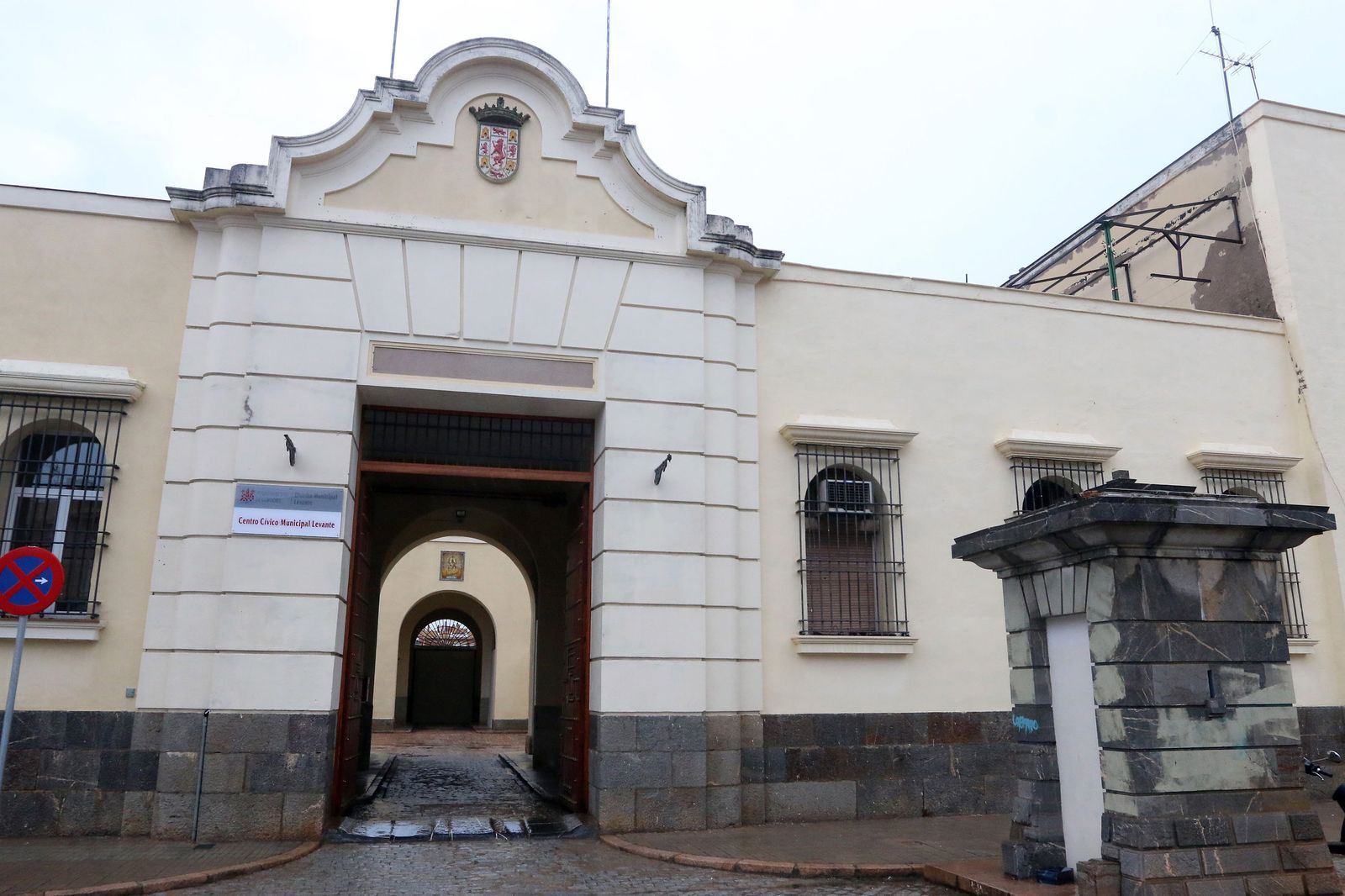 Exterior del Centro Cívico de Levante.