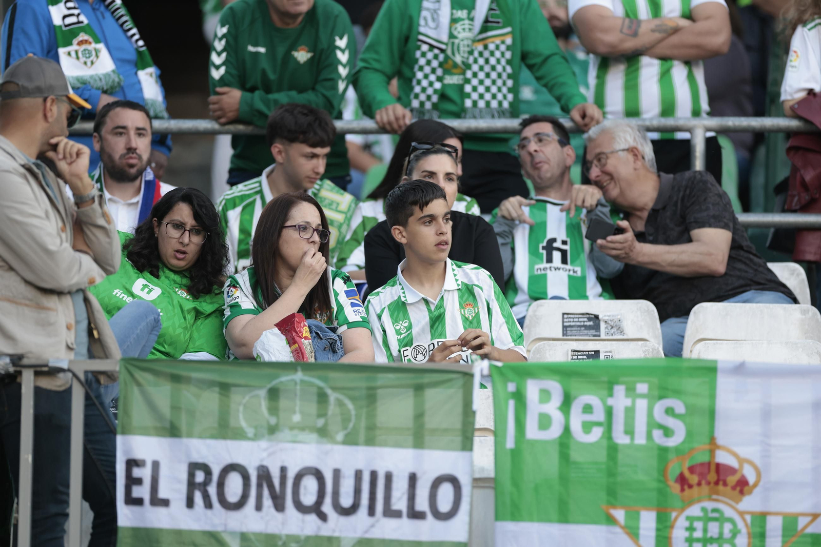 Búscate en las fotos del Betis - Osasuna