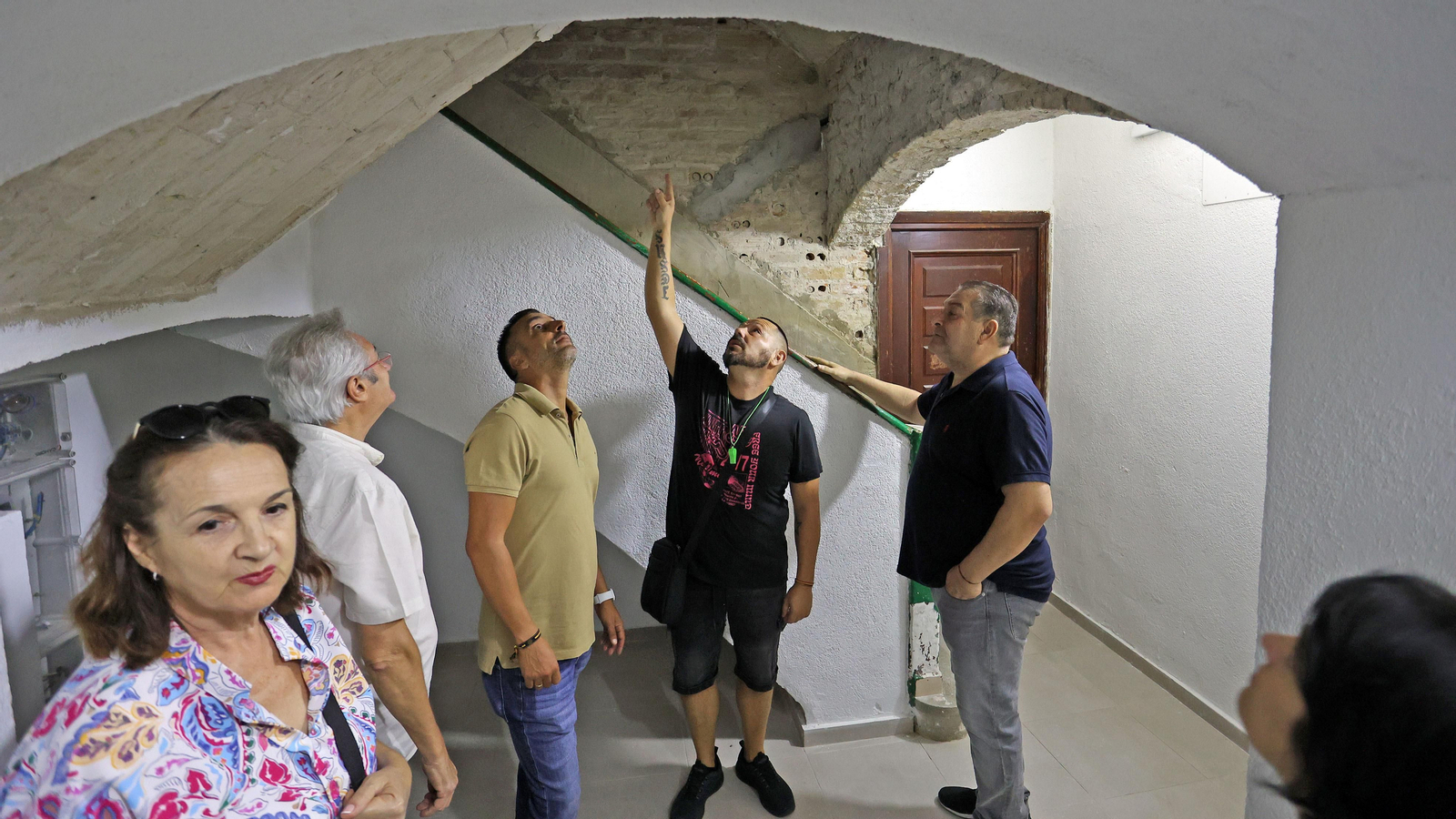 Manifestación de los vecinos de La Asunción de Jerez por los retrasos de la rehabilitación de sus bloques