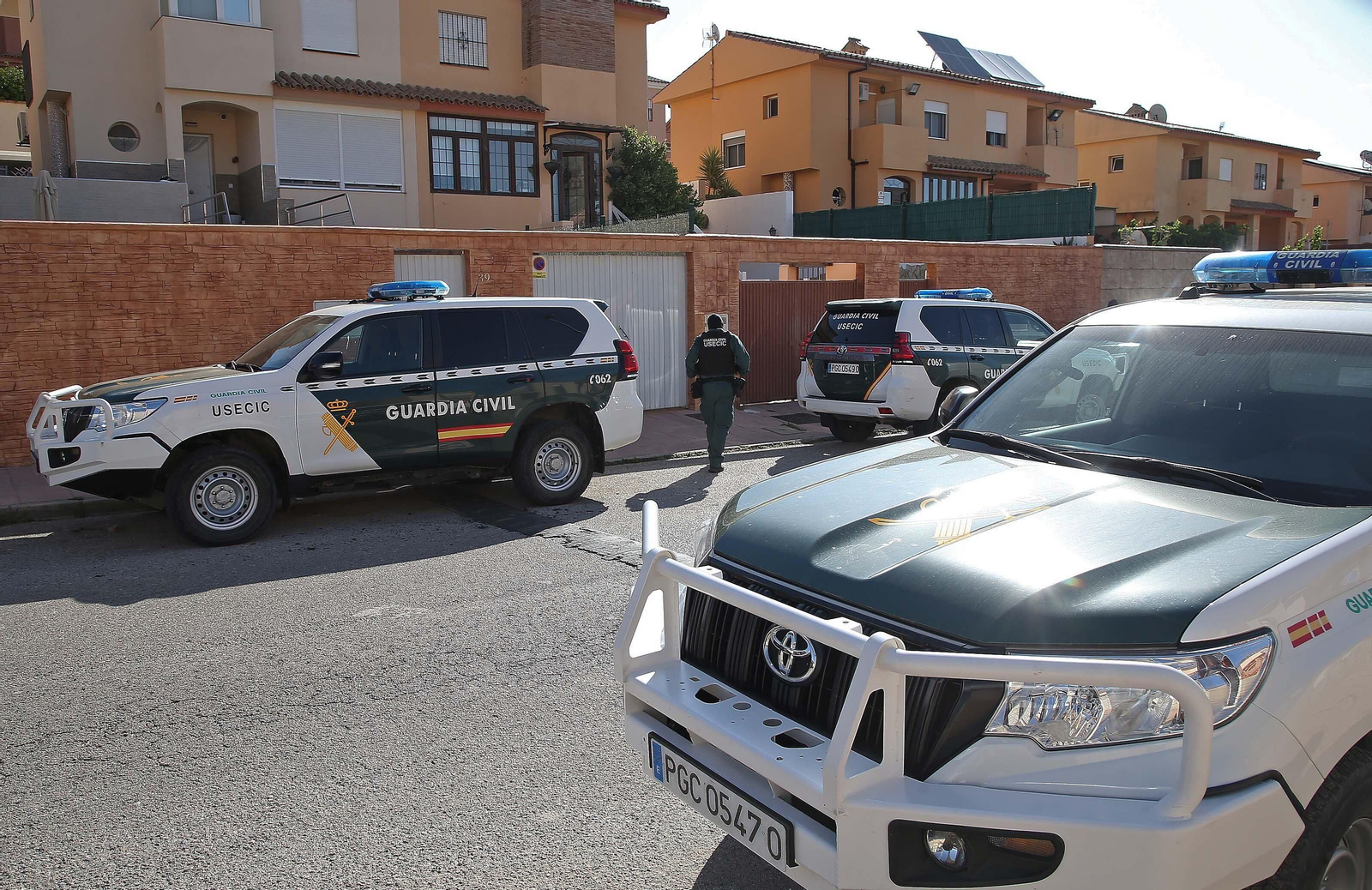 Fotos del registro de la Guardia Civil en Santa Margarita en La Línea
