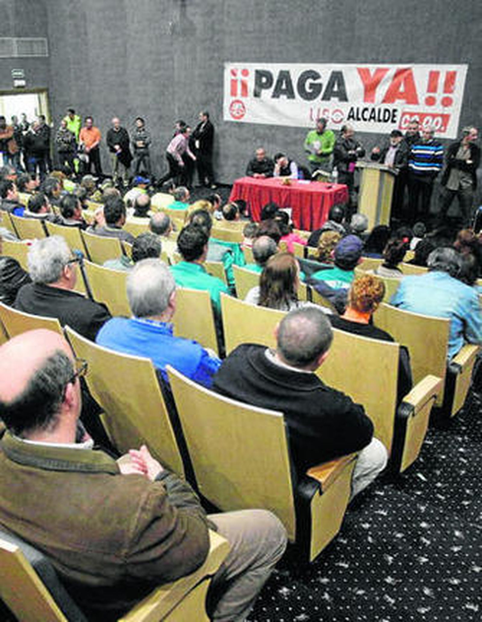 Trabajadores y sindicatos, en la asamblea permanente de marzo.