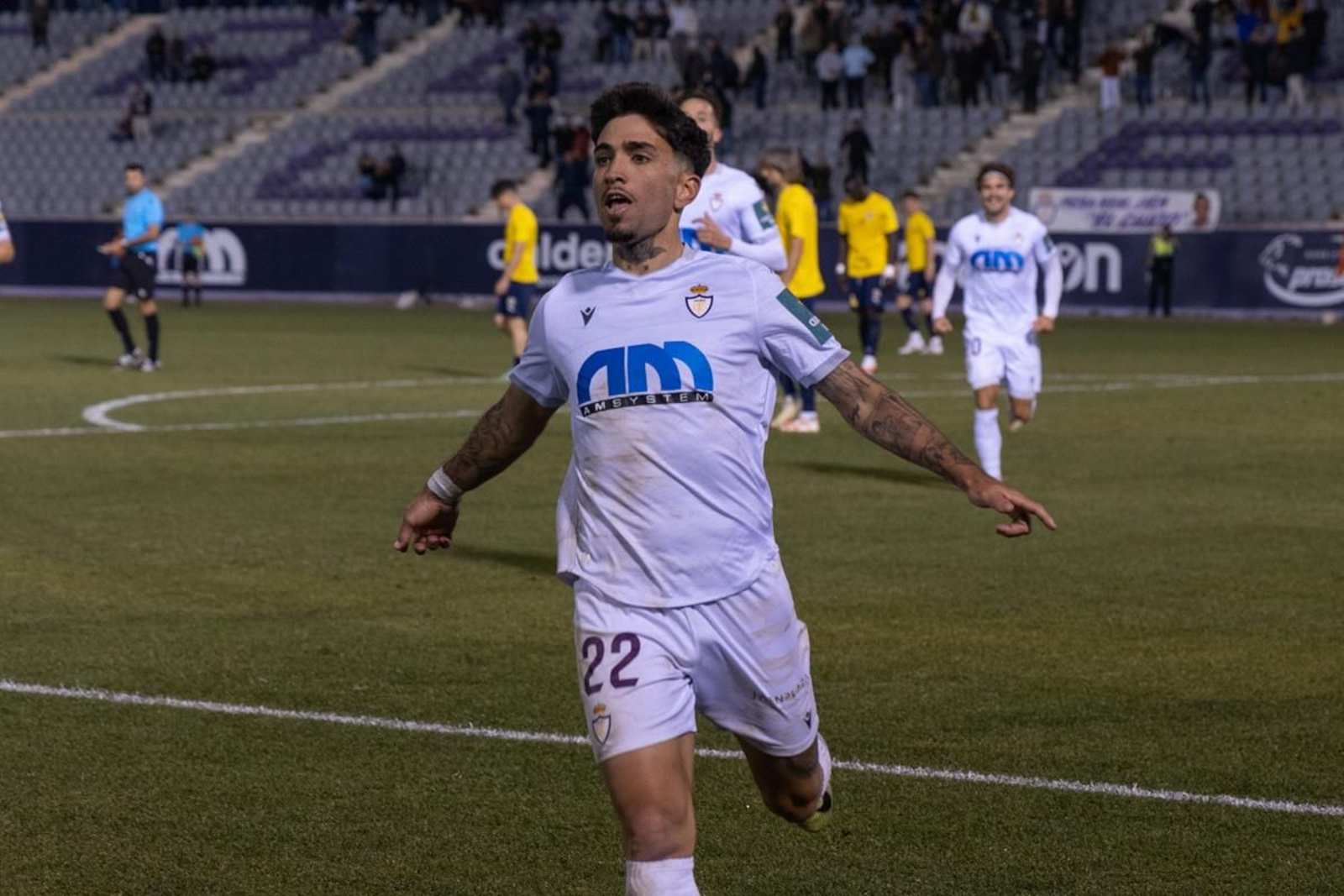 La euforia de la victoria in extremis del Real Jaén ante el Marbellí, en imágenes