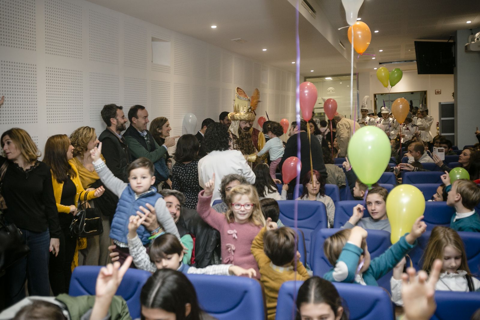 Imágenes de la intensa mañana de los Reyes Magos en Cádiz