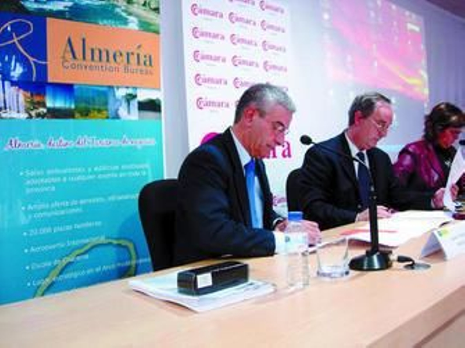 Lázaro López, en primer término, en un acto celebrado por Almería Convention Bureau en la Cámara de Comercio de Almería.