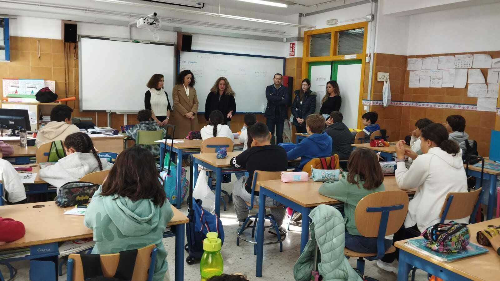 Taller contra el acoso escolar en el colegio Manuel Siurot en Huelva.