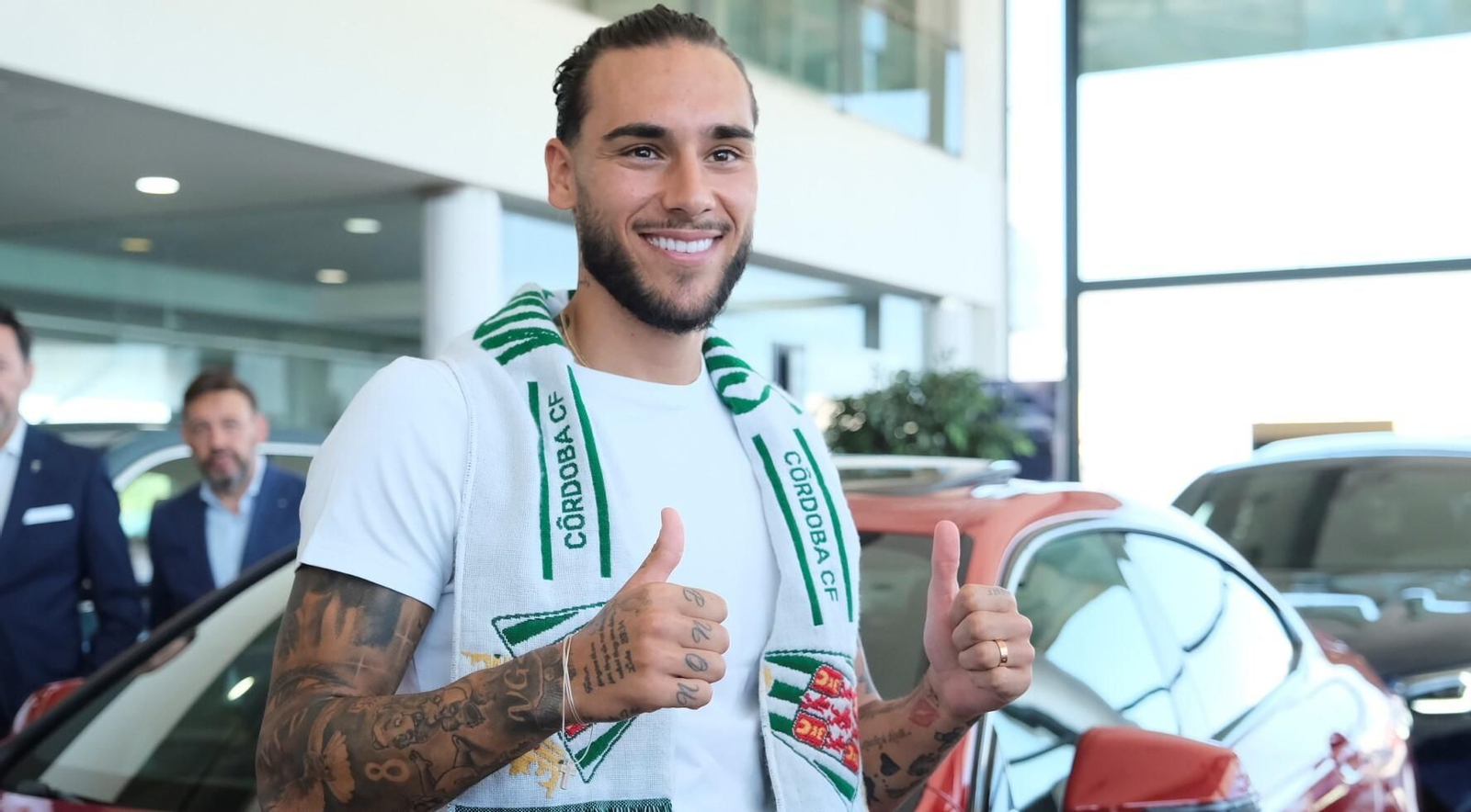 Dragisa Gudelj, radiante, en el acto de presentación de su renovación con el Córdoba CF.
