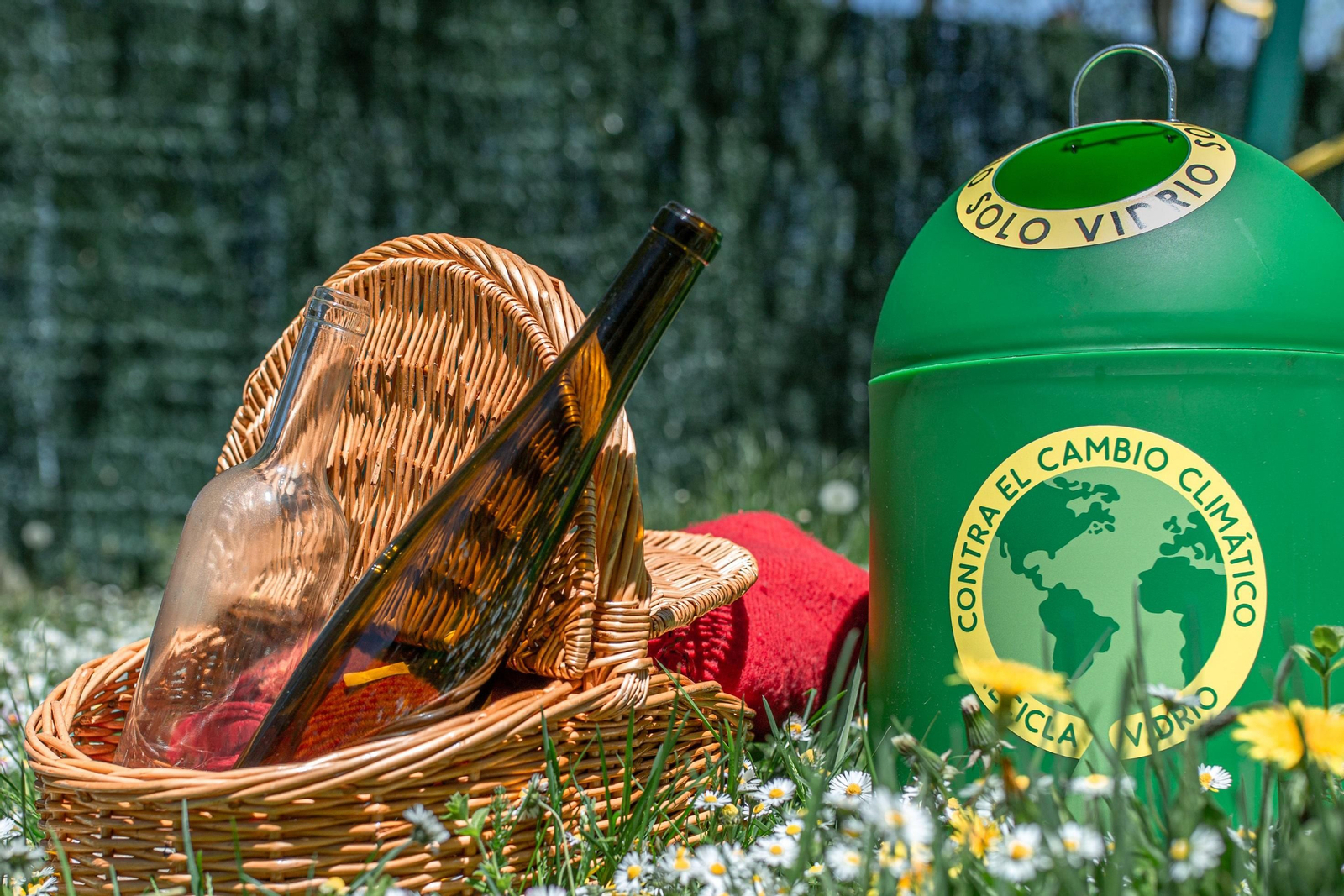 Imagen de la campaña de reciclaje en la Feria de Puerto Real