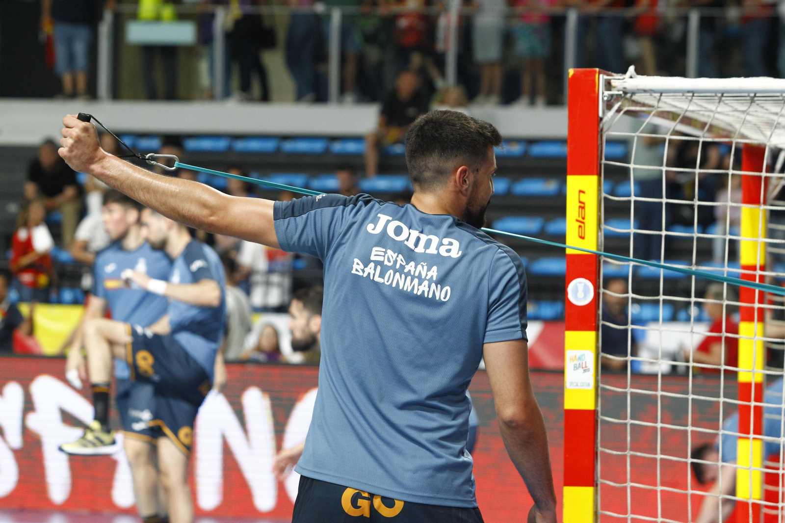 Imágenes del España-Dinamarca de la EHF Euro Cup de balonmano, en Almería