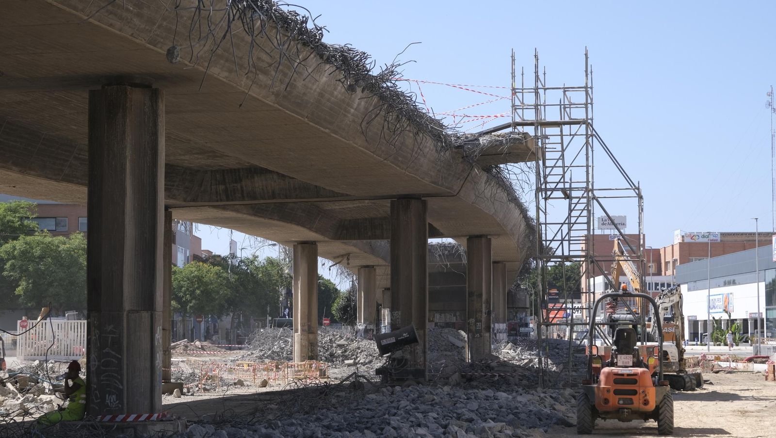 Corte de la Avenida de Montserrat por las obras del soterramiento del AVE, en imágenes