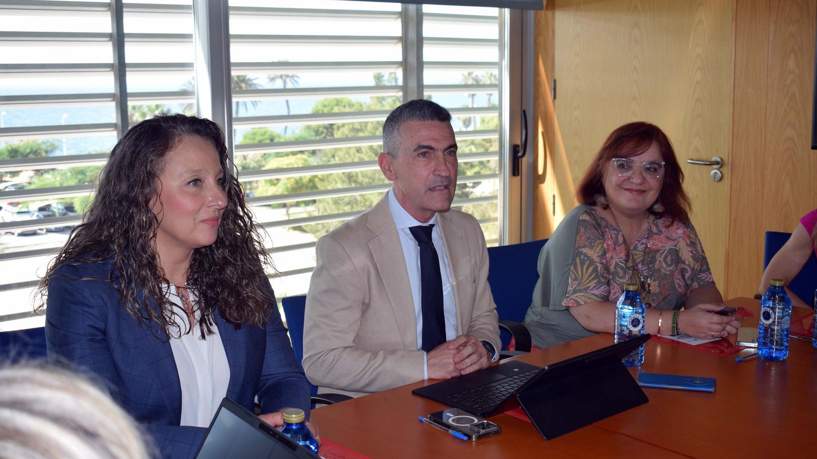 La delegada de Justicia junto al vicerrector de Postgrado y Relaciones Institucionales La delegada de Justicia junto al vicerrector de Postgrado y Relaciones Institucionales