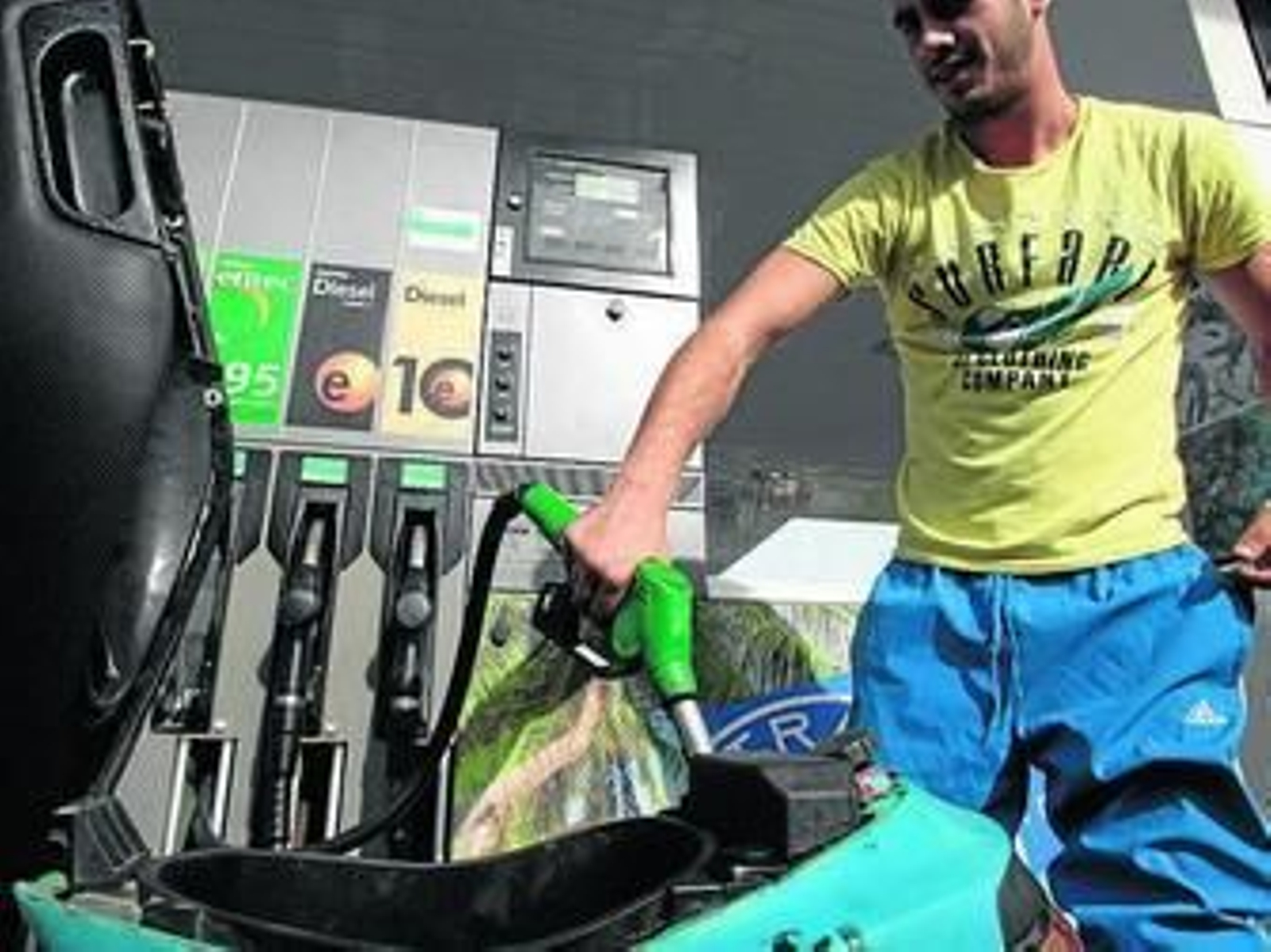 Muchos han cambiado el uso del coche por las motos.