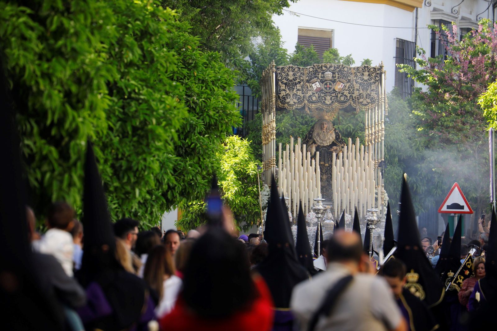 Jueves Santo en Córdoba: la procesión del Caído, en imágenes