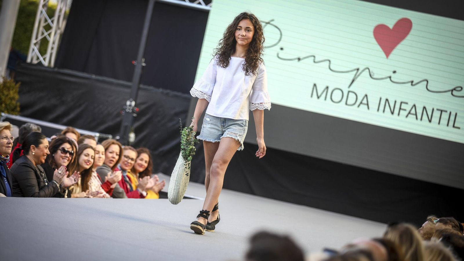 La moda infantil y joven ha tenido una presencia importante.