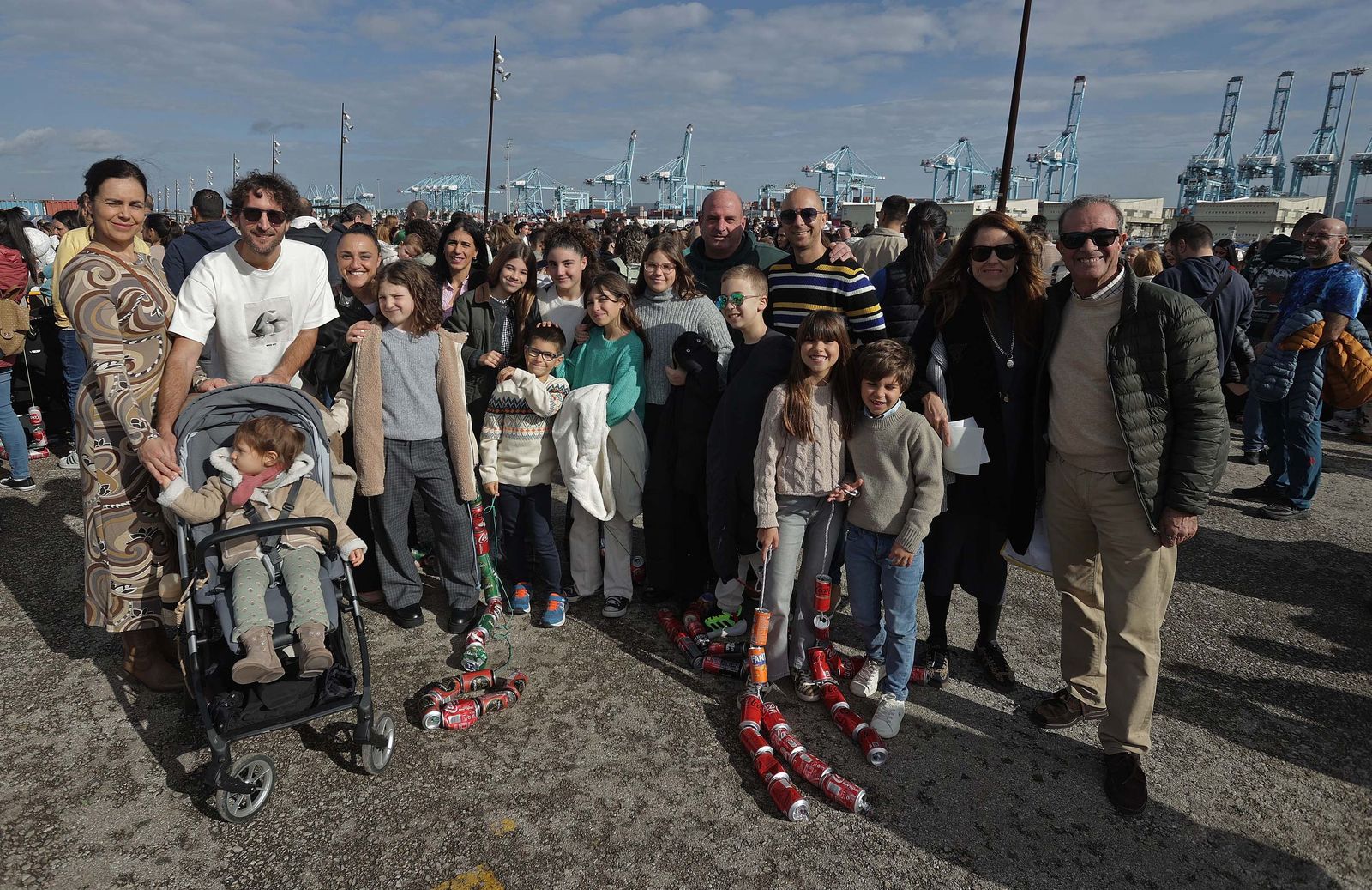 Búscate en el multitudinario arrastre de latas 2026 en Algeciras